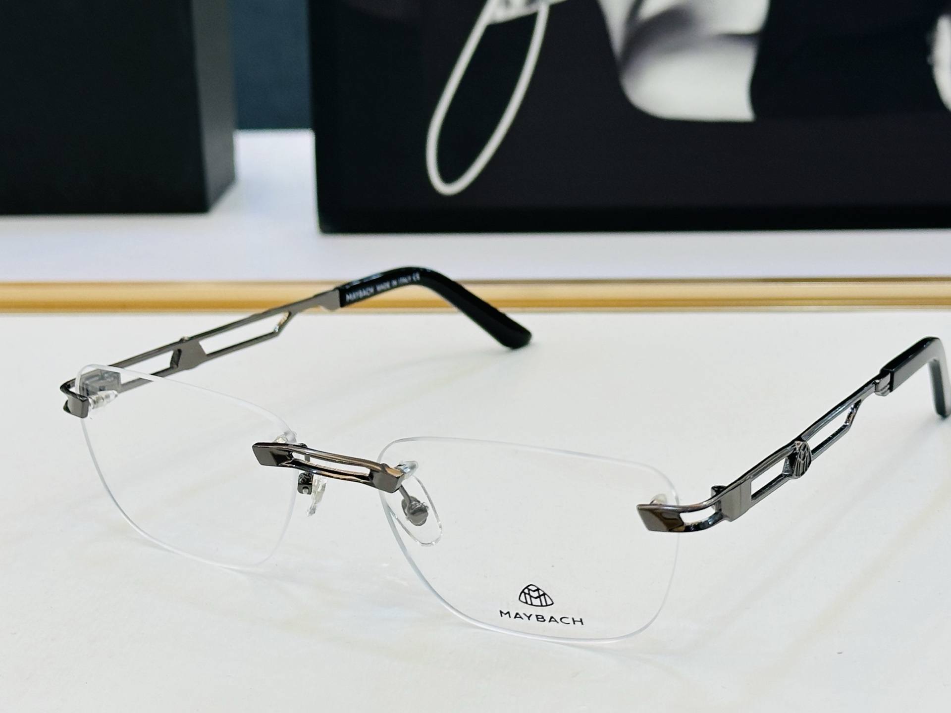 高品质 迈巴赫 🎉🎉做工精美💕💕MAYBAC*H Z23 Size：57口18-145 质感十足L👍配光