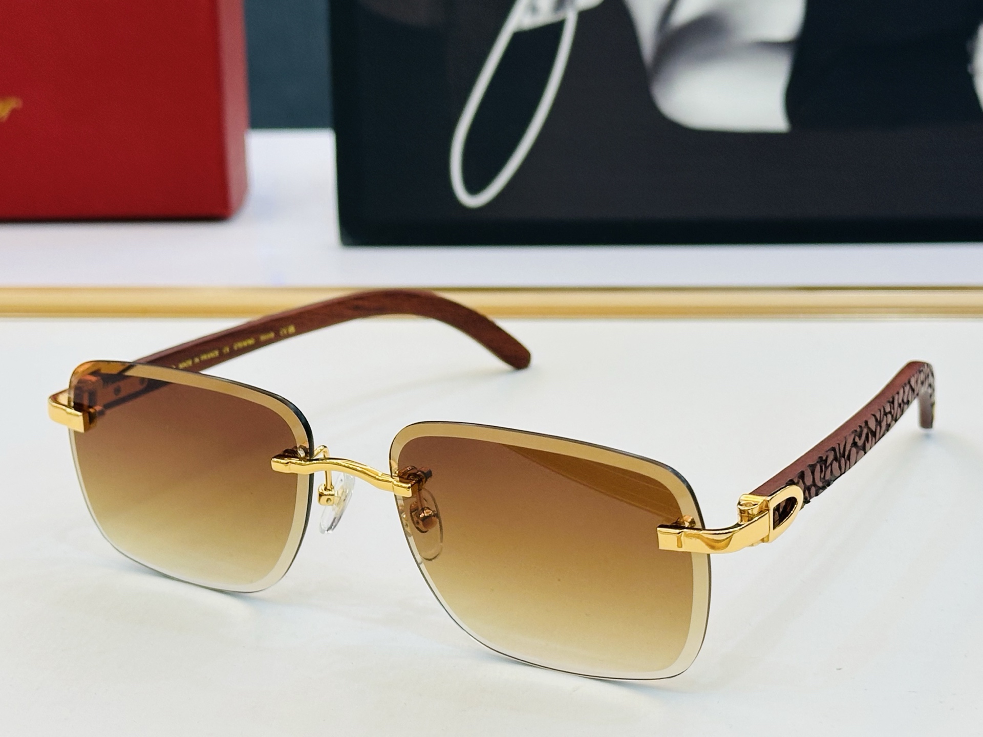 Cartie* 卡家 太阳镜 CT01676O Size：60口17-143 电镀工艺精湛气质十足！Y男