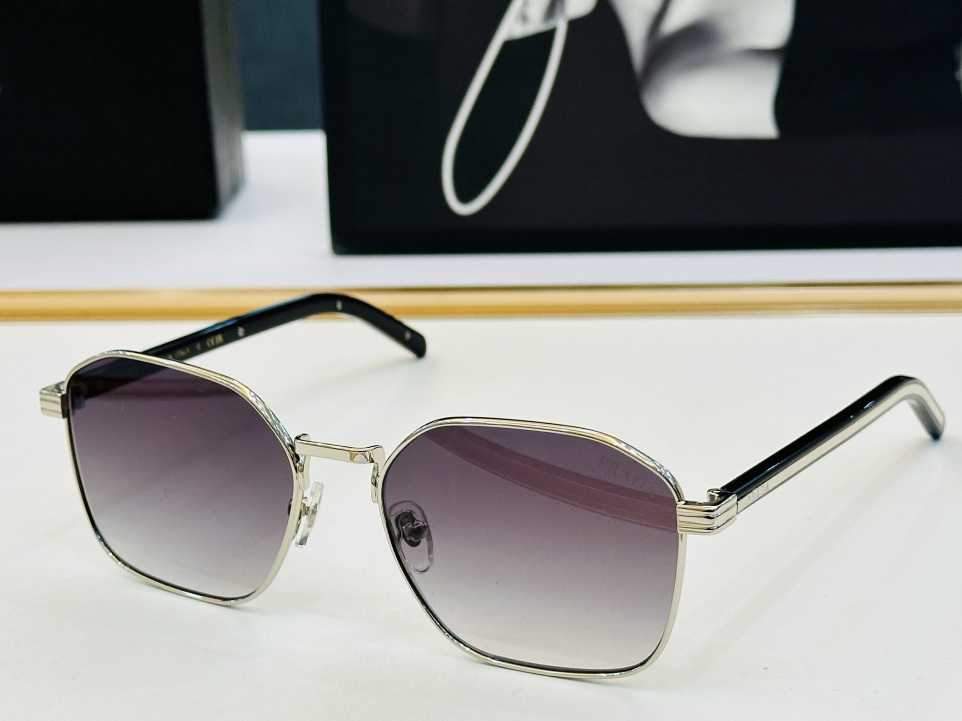 🔺PRAD*🔻普家 PR1883S Size：58口18-142 眼镜系列堪称精湛制作 彰显独特个性 Y