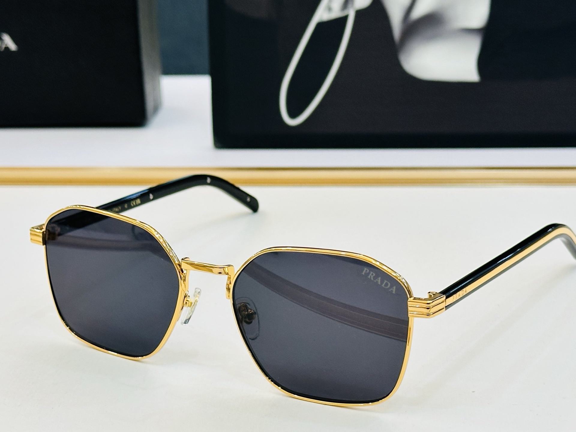 🔺PRAD*🔻普家 PR1883S Size：58口18-142 眼镜系列堪称精湛制作 彰显独特个性 Y