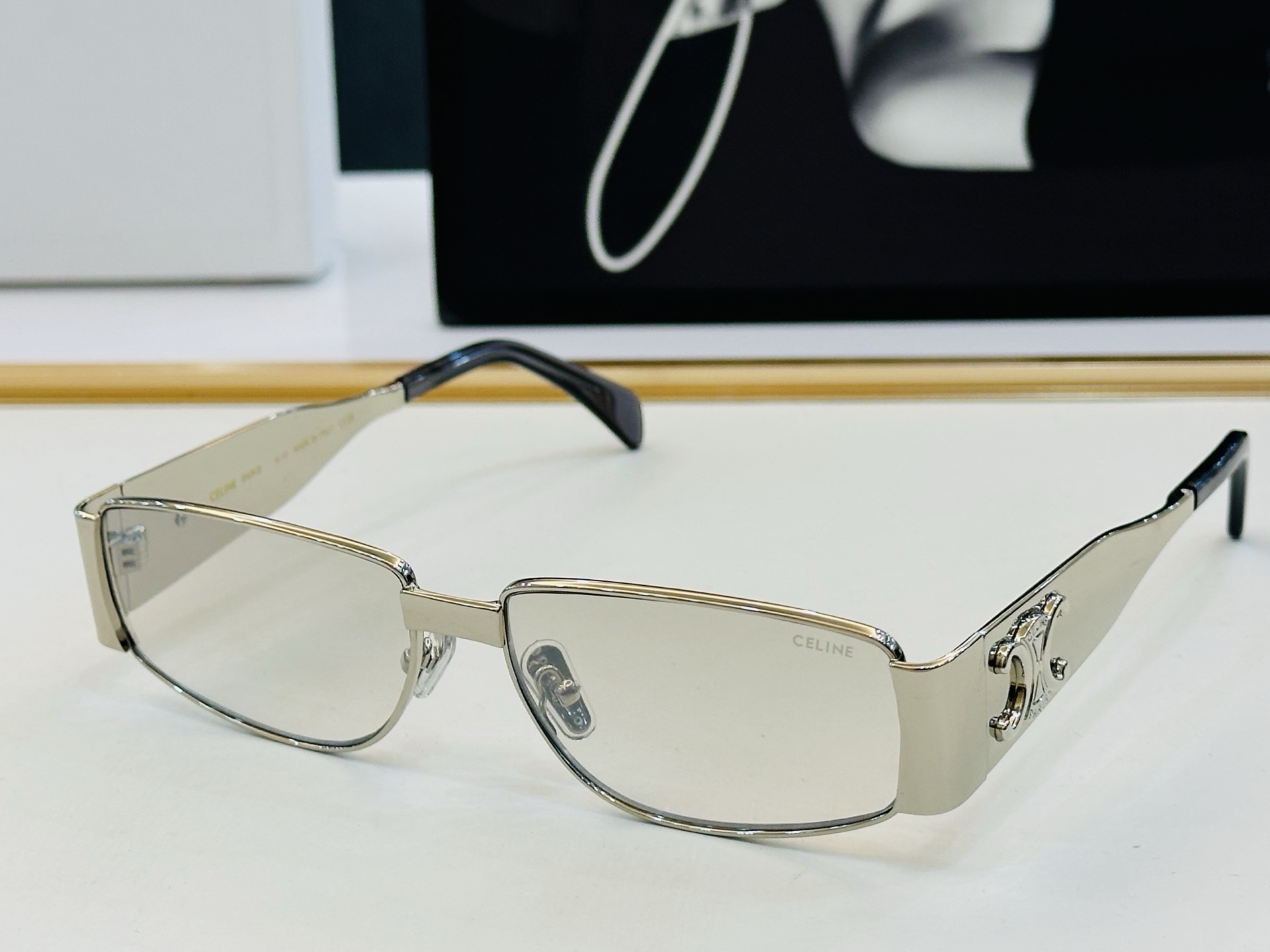 【CELINE】赛琳 CL40325U Size：58口15-145 一直热销的款式 欧美风 光泽度好 