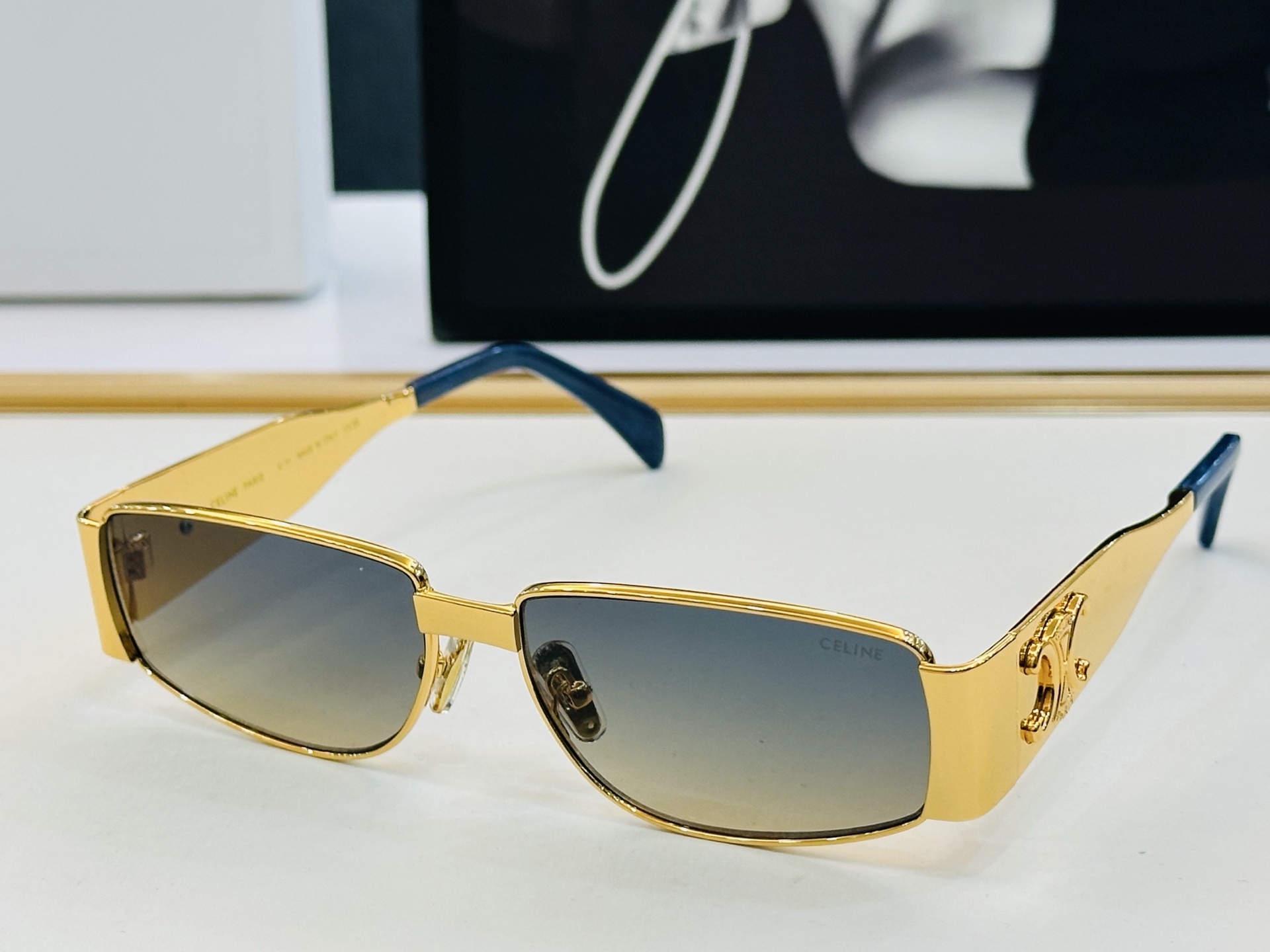 【CELINE】赛琳 CL40325U Size：58口15-145 一直热销的款式 欧美风 光泽度好 