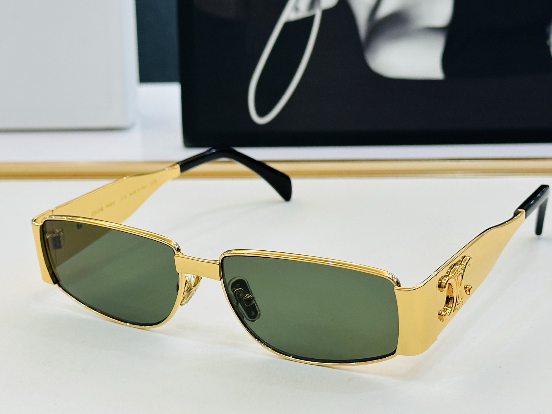 【CELINE】赛琳 CL40325U Size：58口15-145 一直热销的款式 欧美风 光泽度好 