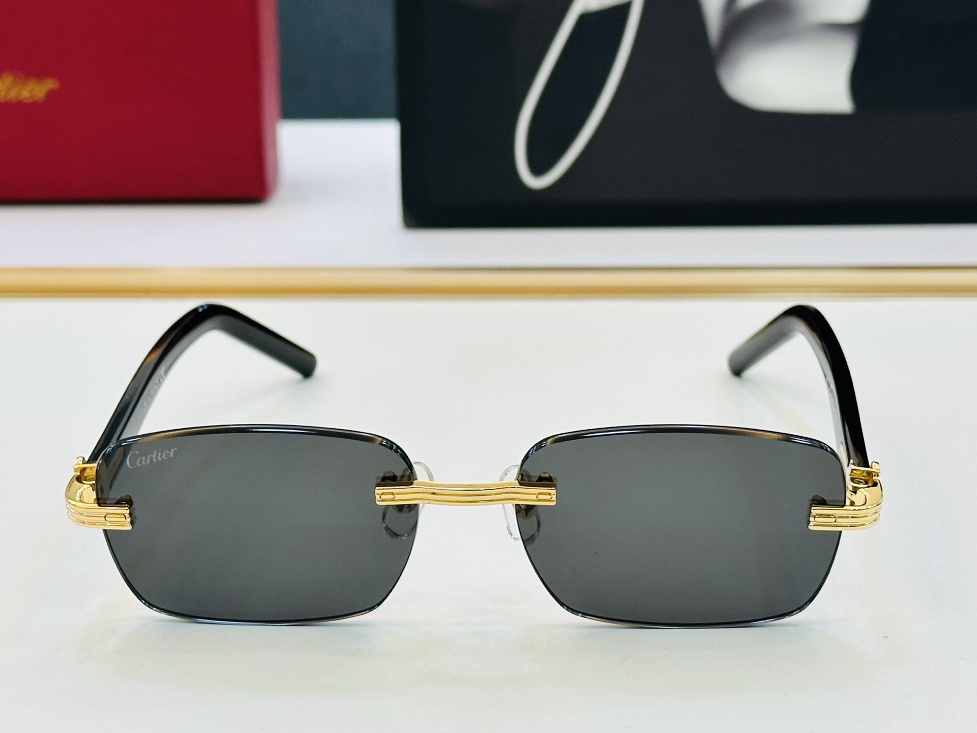 Cartie* 卡家 太阳镜 CT0286O Size：56口17-145 电镀工艺精湛气质十足！A男女