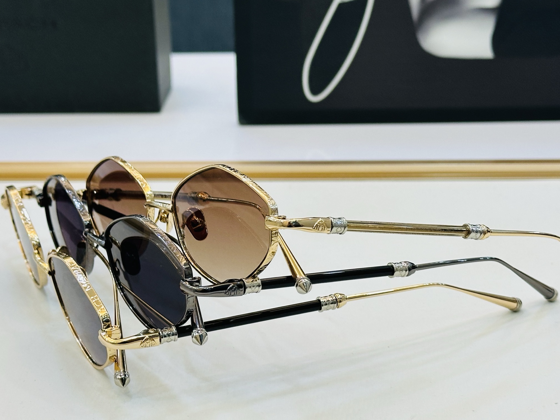 高品质 迈巴赫 🎉🎉做工精美💕💕MAYBAC*H Z22 Size：51口18-145 质感十足 A👍高