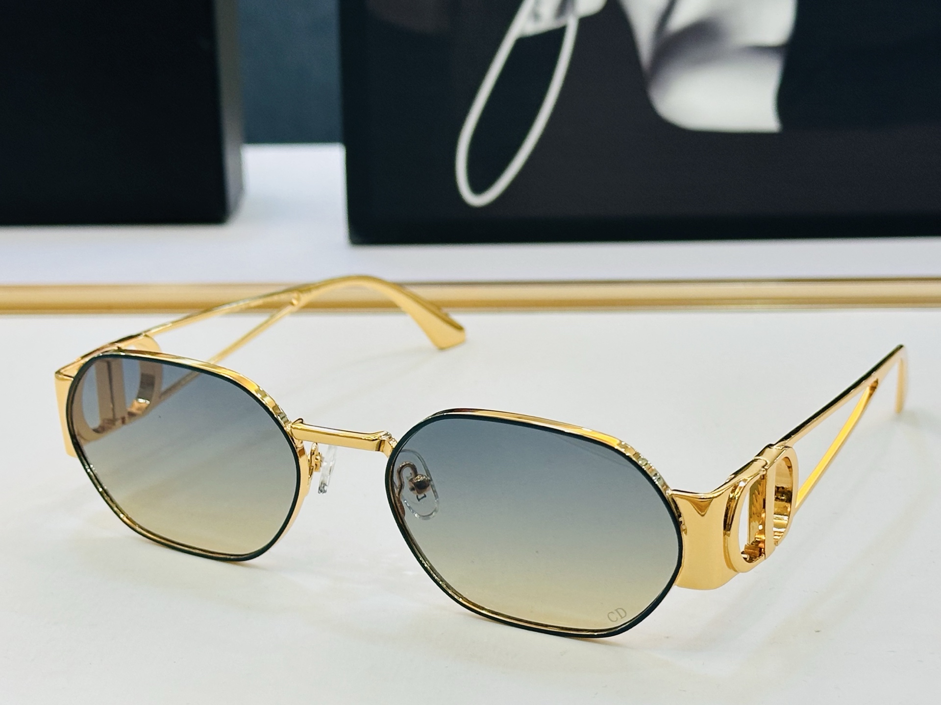 🔻🔻🔻DIO* 迪家 62UCR Size：58口20-138 春夏款墨镜 😎🔆🔥🔥搭配镜腿精致 bm官