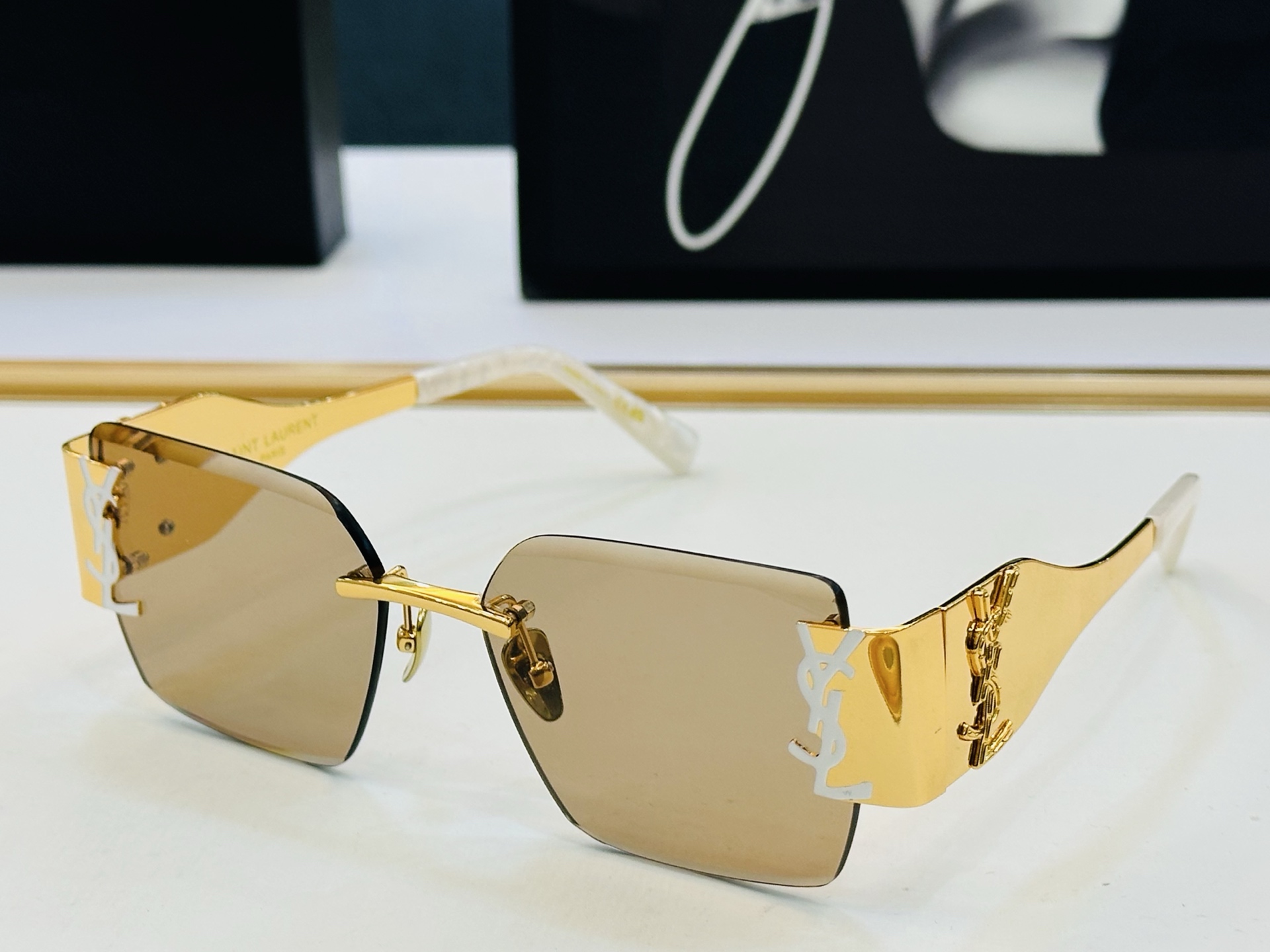 网红爆款 圣罗兰💫SL M1729 💫Size：57口17-145 板材框设计 K俏皮甜美质感超好