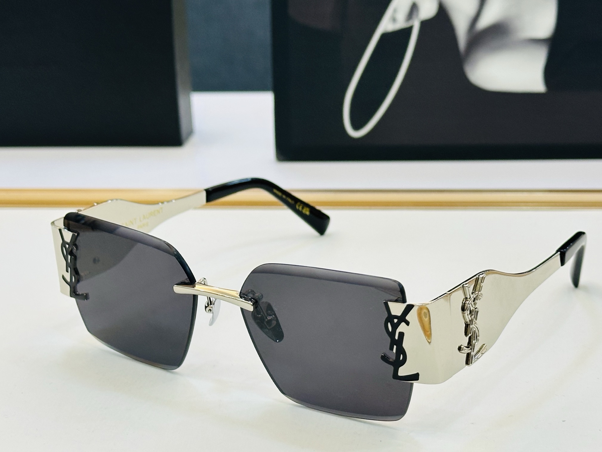 网红爆款 圣罗兰💫SL M1729 💫Size：57口17-145 板材框设计 K俏皮甜美质感超好