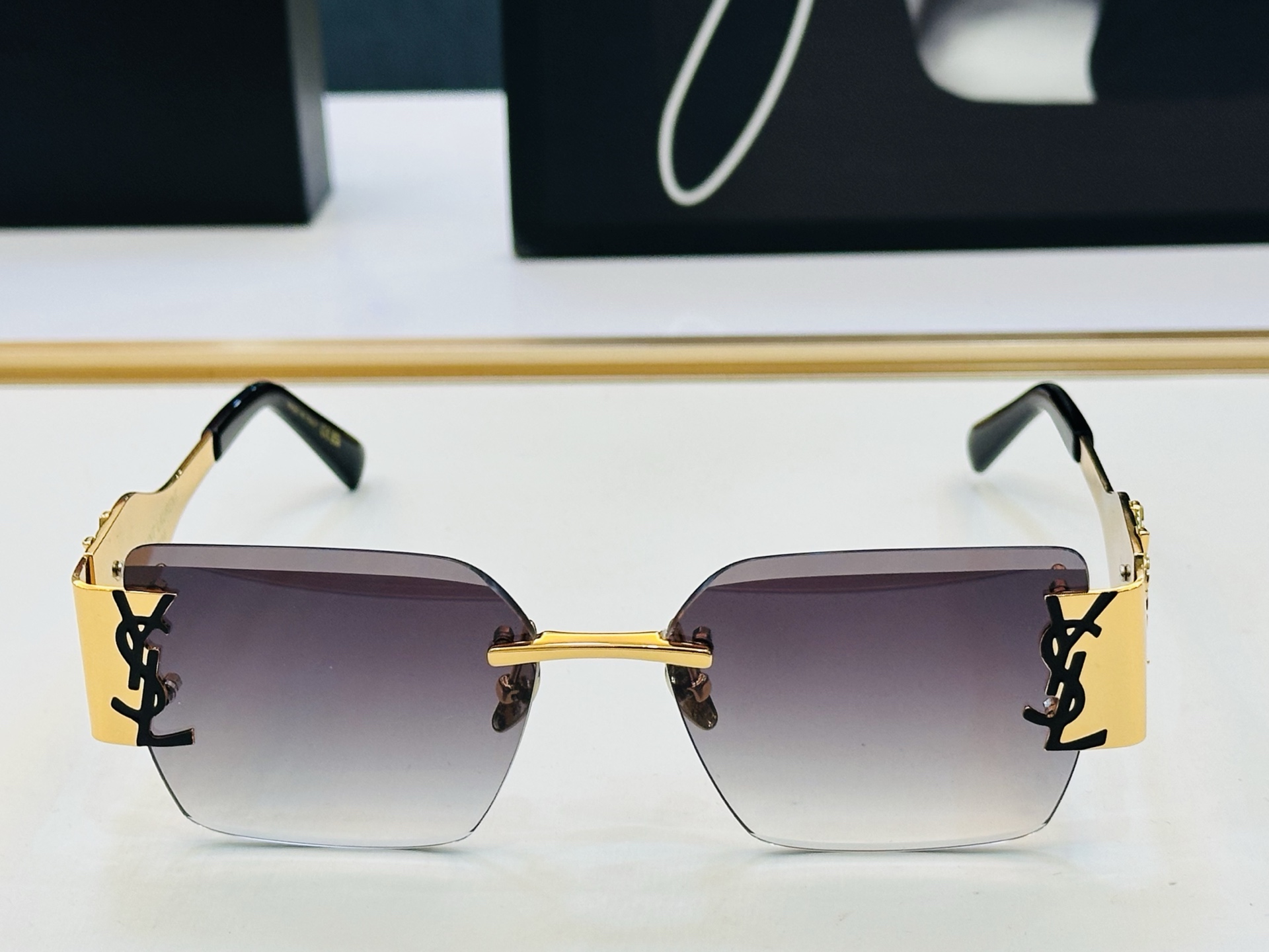 网红爆款 圣罗兰💫SL M1729 💫Size：57口17-145 板材框设计 K俏皮甜美质感超好