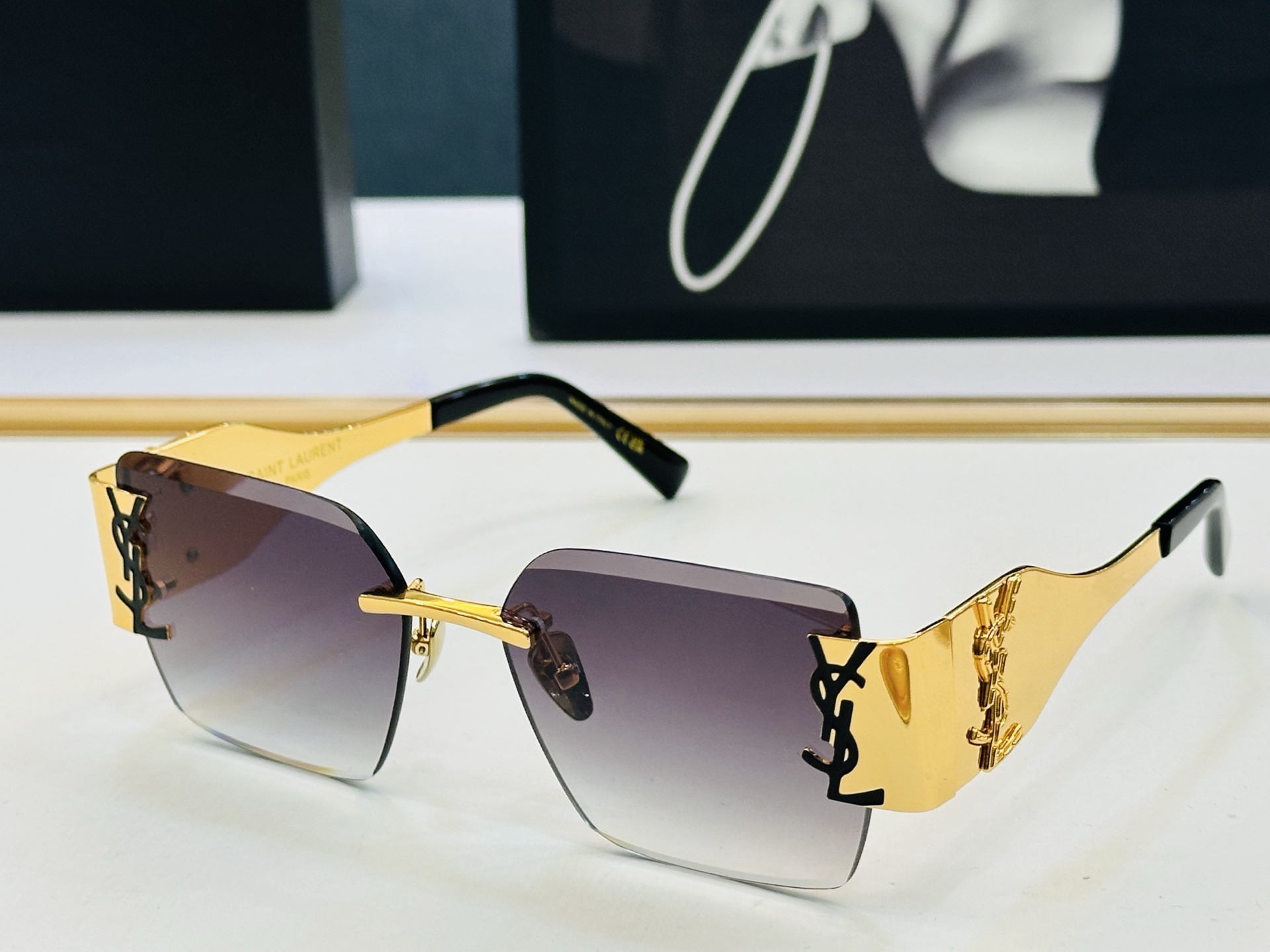 网红爆款 圣罗兰💫SL M1729 💫Size：57口17-145 板材框设计 K俏皮甜美质感超好