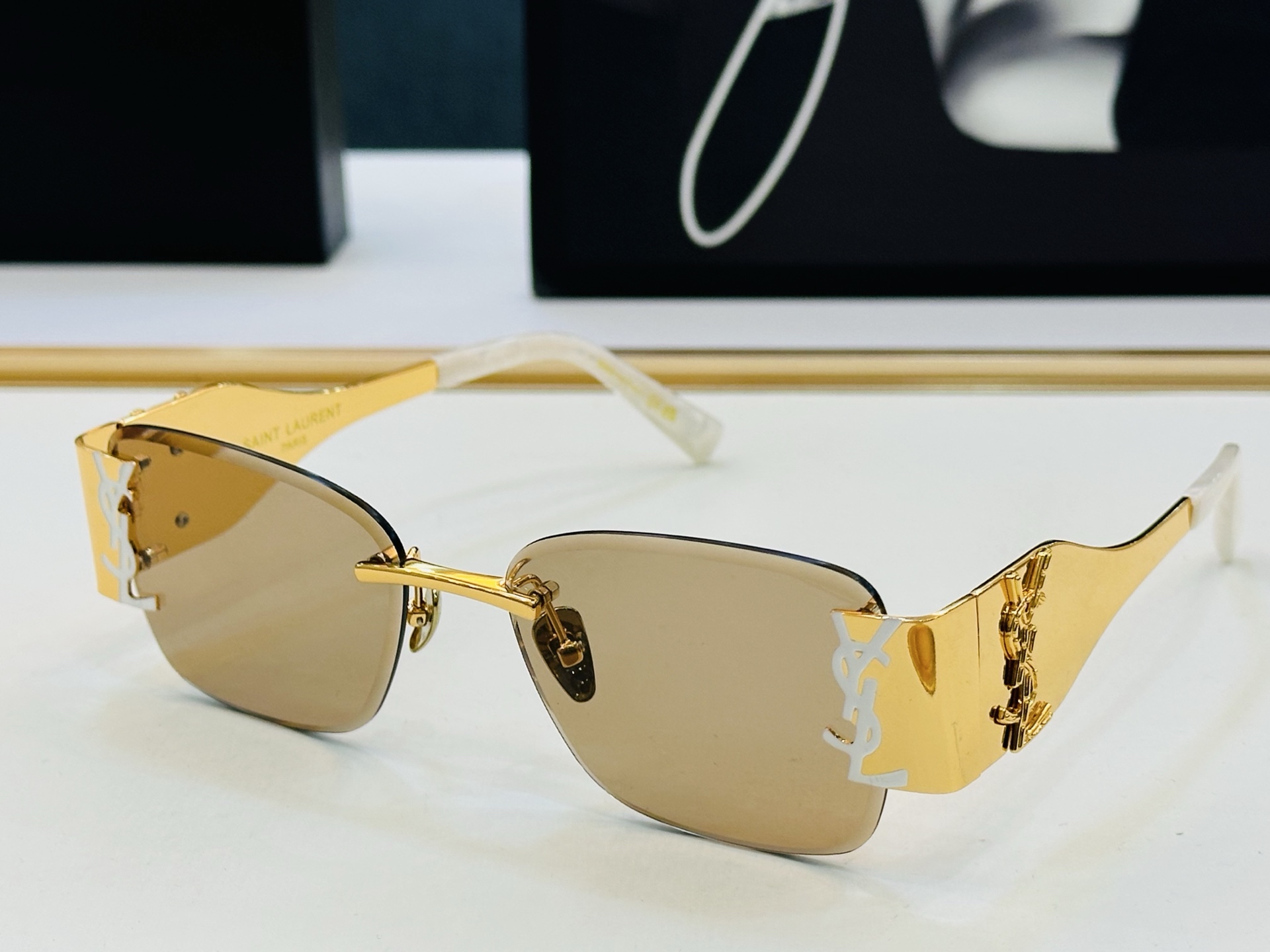 网红爆款 圣罗兰💫SL M1730L 💫Size：57口17-145 板材框设计 K俏皮甜美质感超好