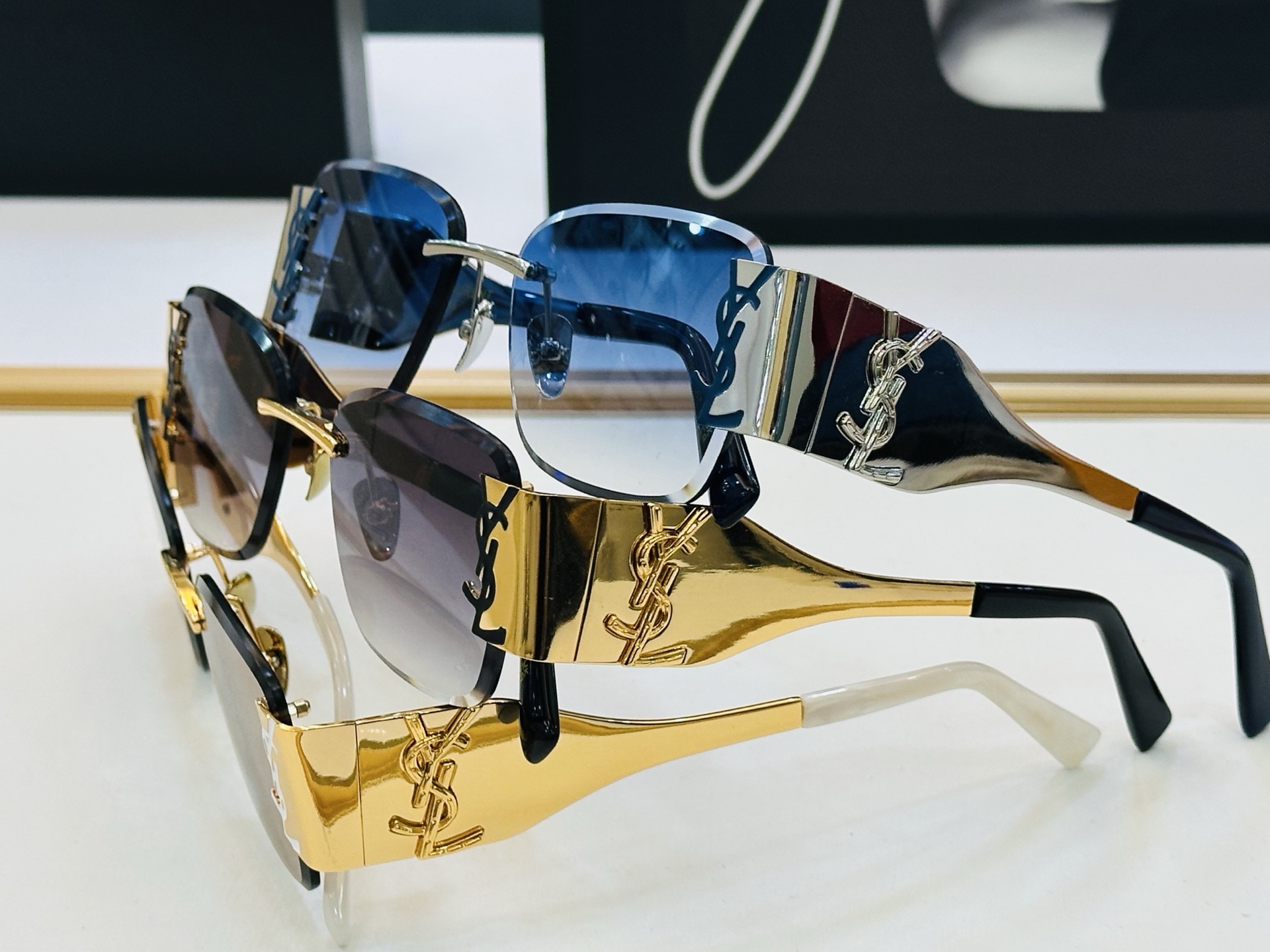 网红爆款 圣罗兰💫SL M1730L 💫Size：57口17-145 板材框设计 K俏皮甜美质感超好