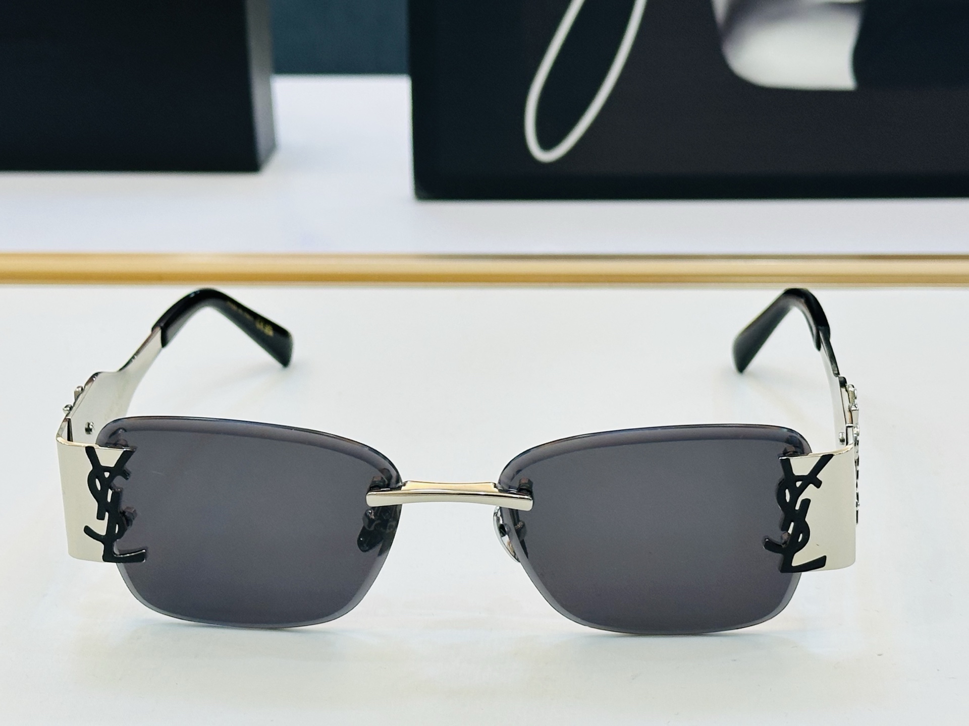 网红爆款 圣罗兰💫SL M1730L 💫Size：57口17-145 板材框设计 K俏皮甜美质感超好