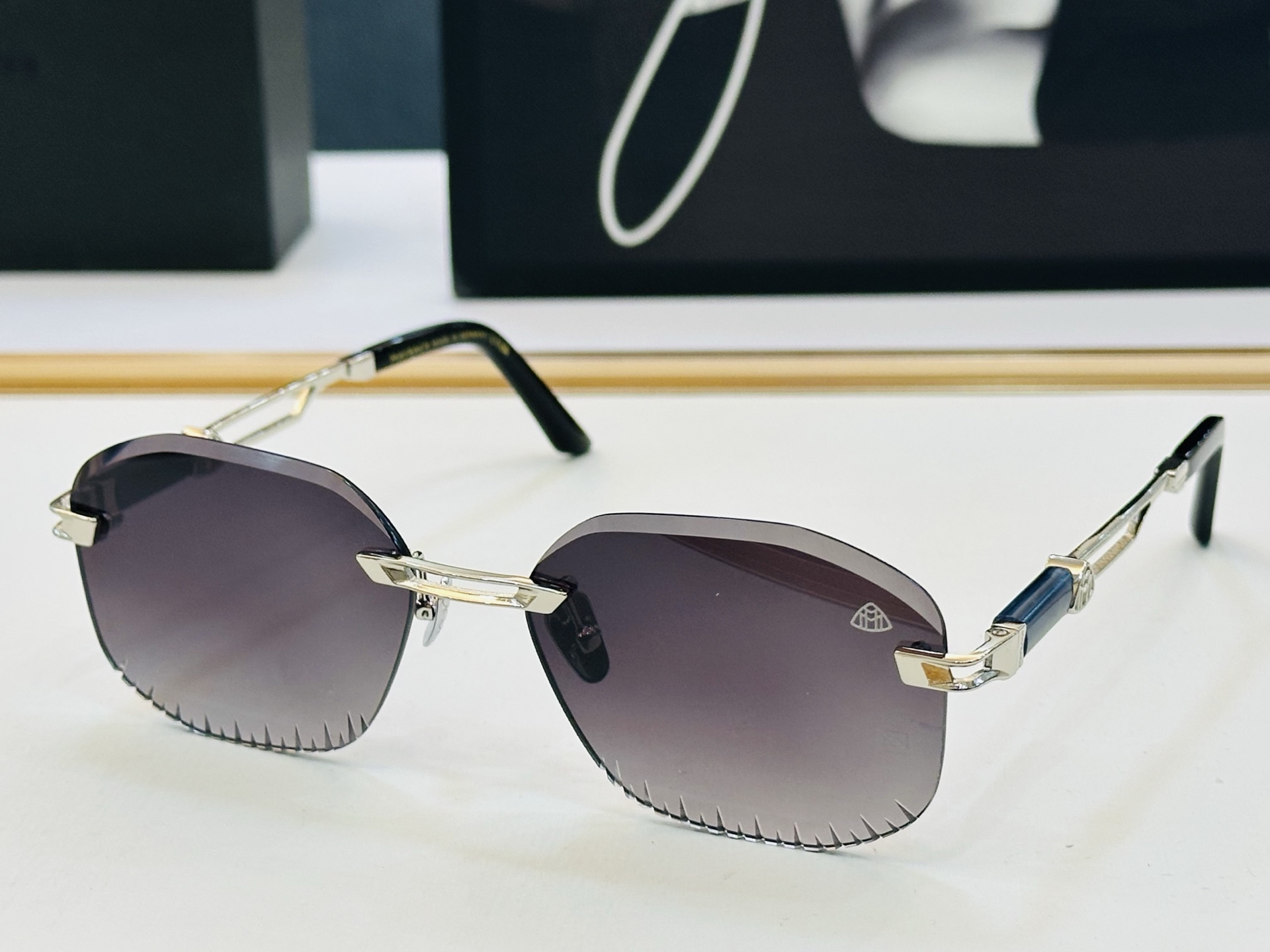 高品质 迈巴赫 🎉🎉做工精美💕💕MAYBAC*H Z076 Size：59口17-143 质感十足 XL