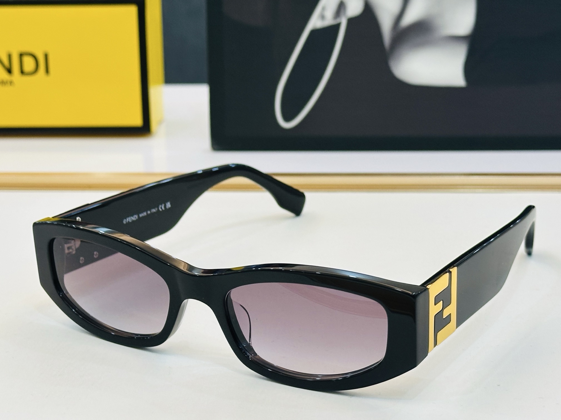 FEND* 芬家 FE40199 Size：54口21-145 👍👍标新立异 👄👄F适合各种脸型