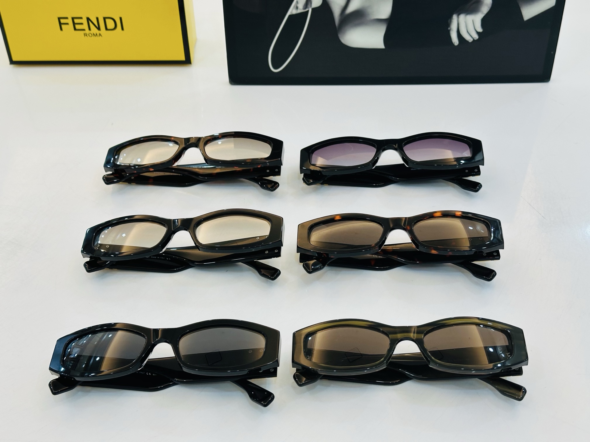 FEND* 芬家 FE40199 Size：54口21-145 👍👍标新立异 👄👄F适合各种脸型