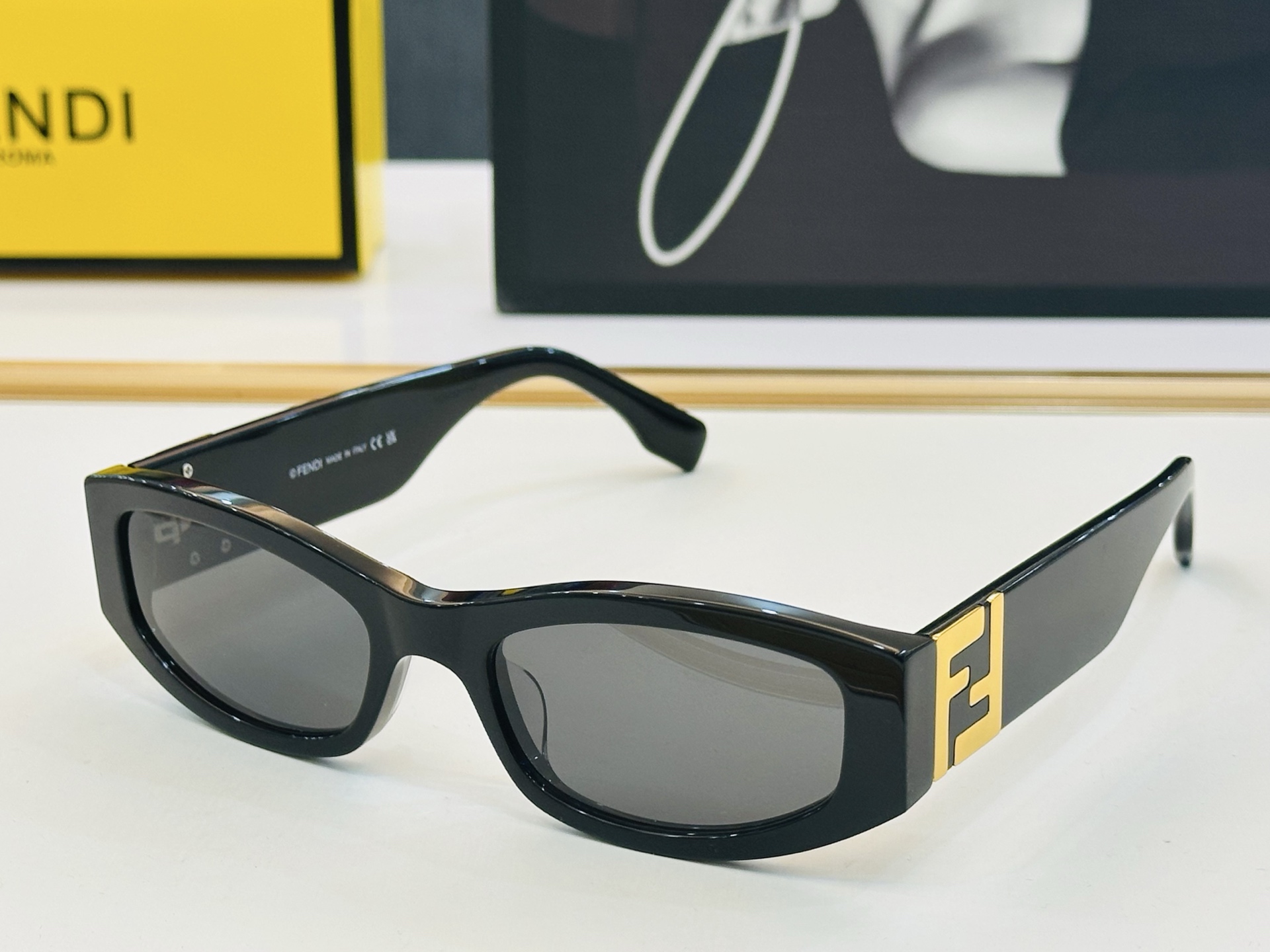 FEND* 芬家 FE40199 Size：54口21-145 👍👍标新立异 👄👄F适合各种脸型