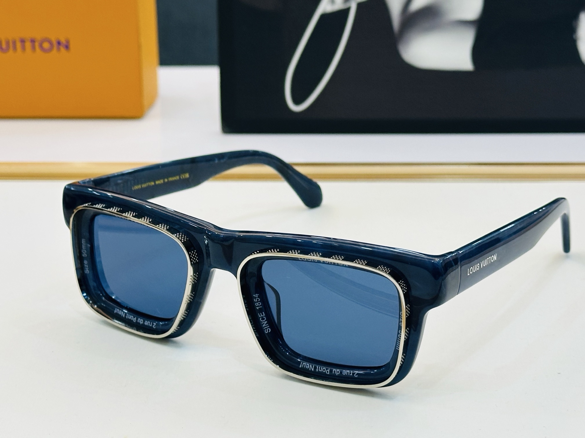 路易家 LOUIS *VUITON 原单高品质 Model: Z2442U 高端货 Size：50口25