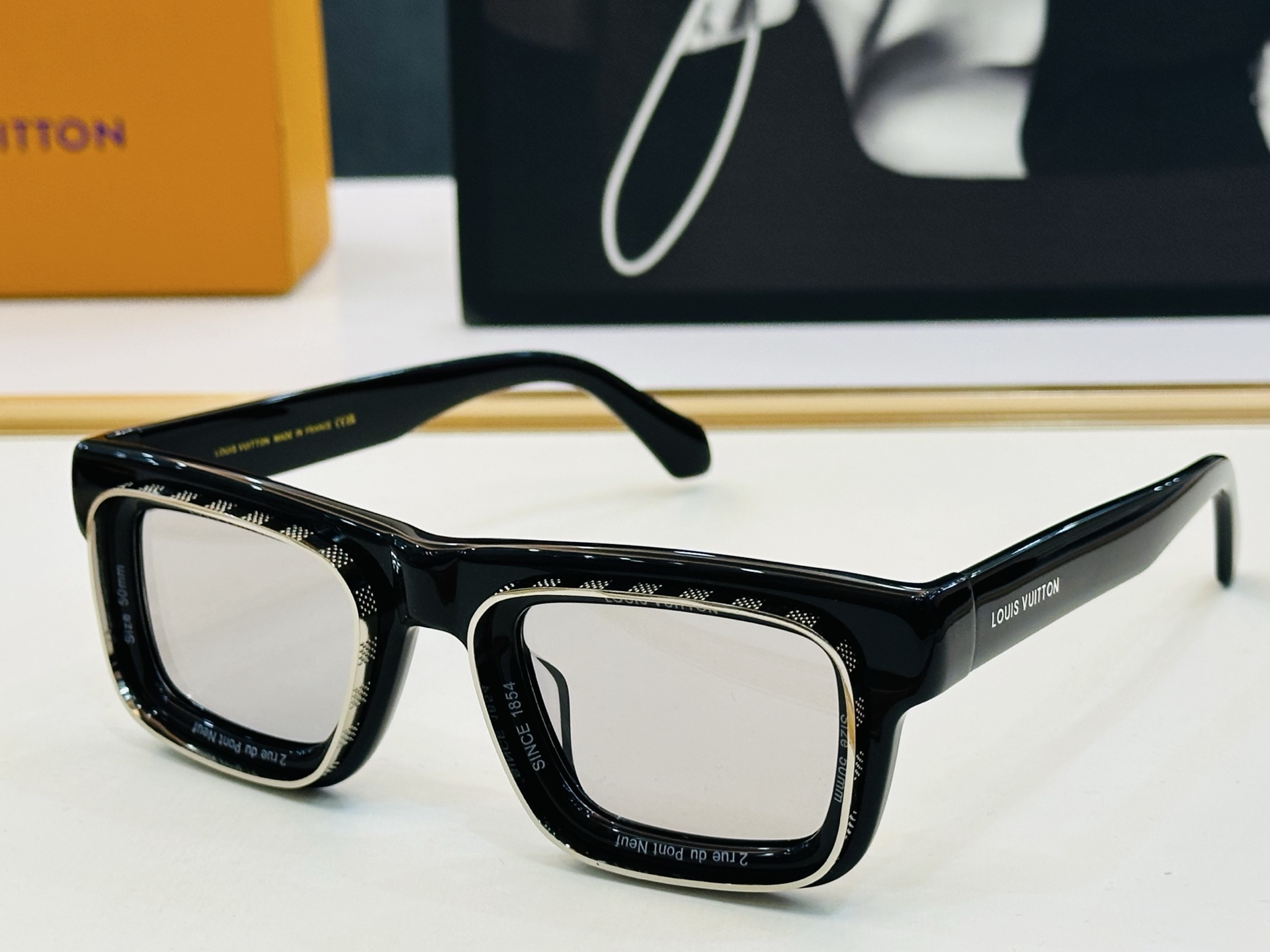 路易家 LOUIS *VUITON 原单高品质 Model: Z2442U 高端货 Size：50口25