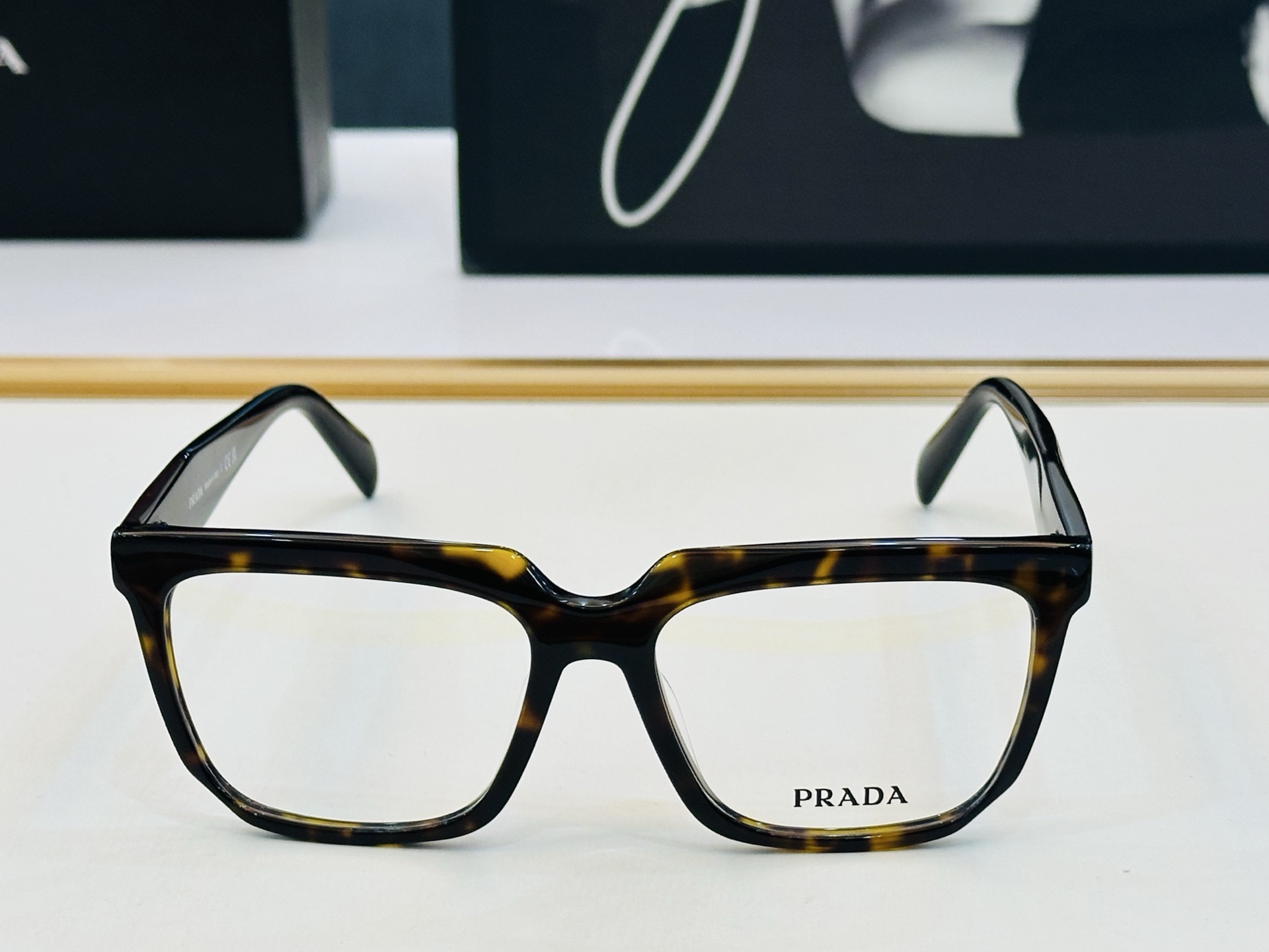 🔺PRAD*🔻普家 PR C08V Size：52口18-145 眼镜系列堪称精湛制作 彰显独特个 一最