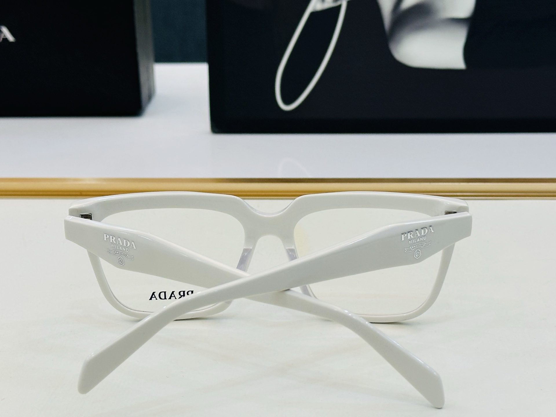 🔺PRAD*🔻普家 PR C08V Size：52口18-145 眼镜系列堪称精湛制作 彰显独特个 一最