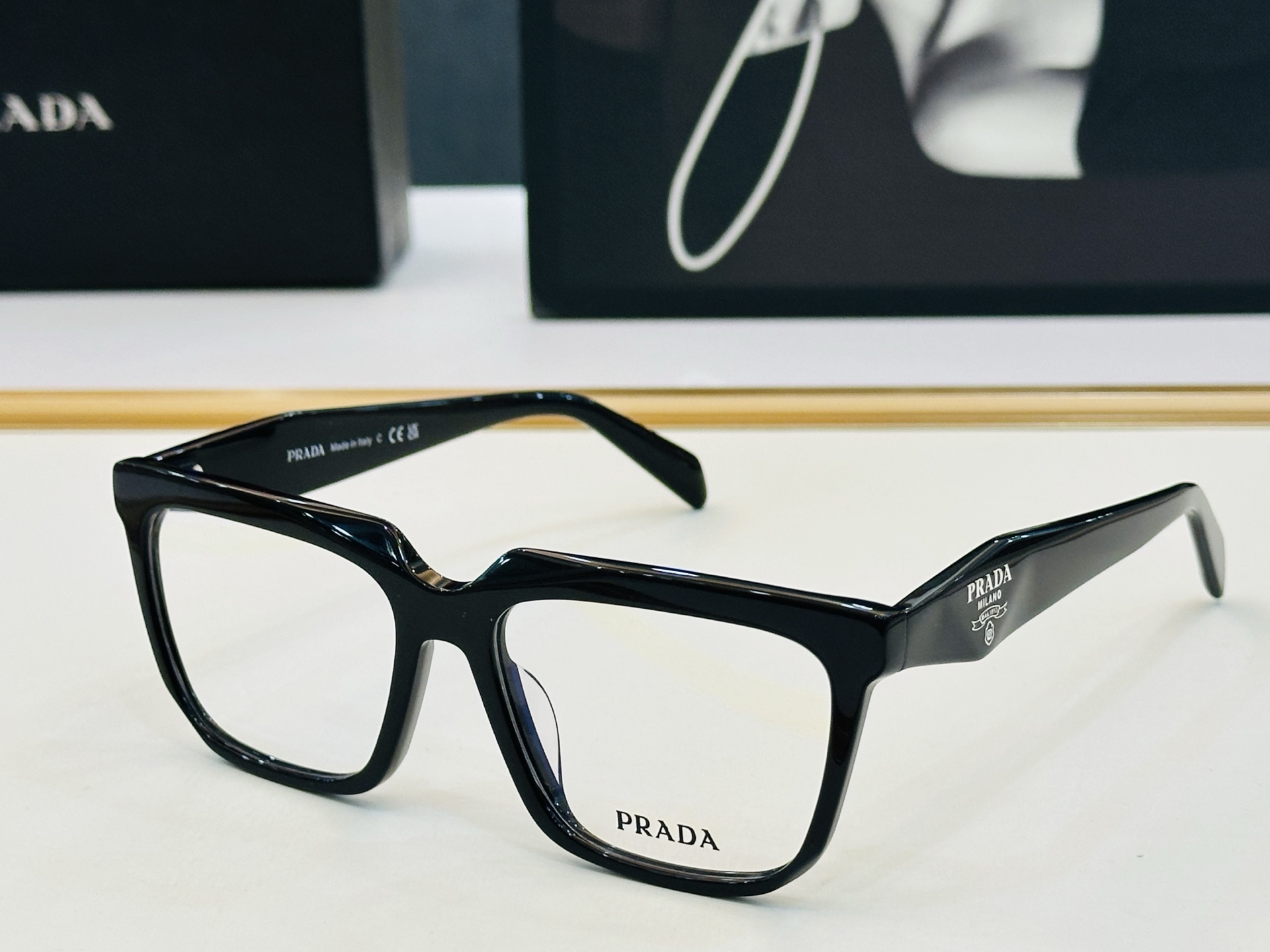 🔺PRAD*🔻普家 PR C08V Size：52口18-145 眼镜系列堪称精湛制作 彰显独特个 一最