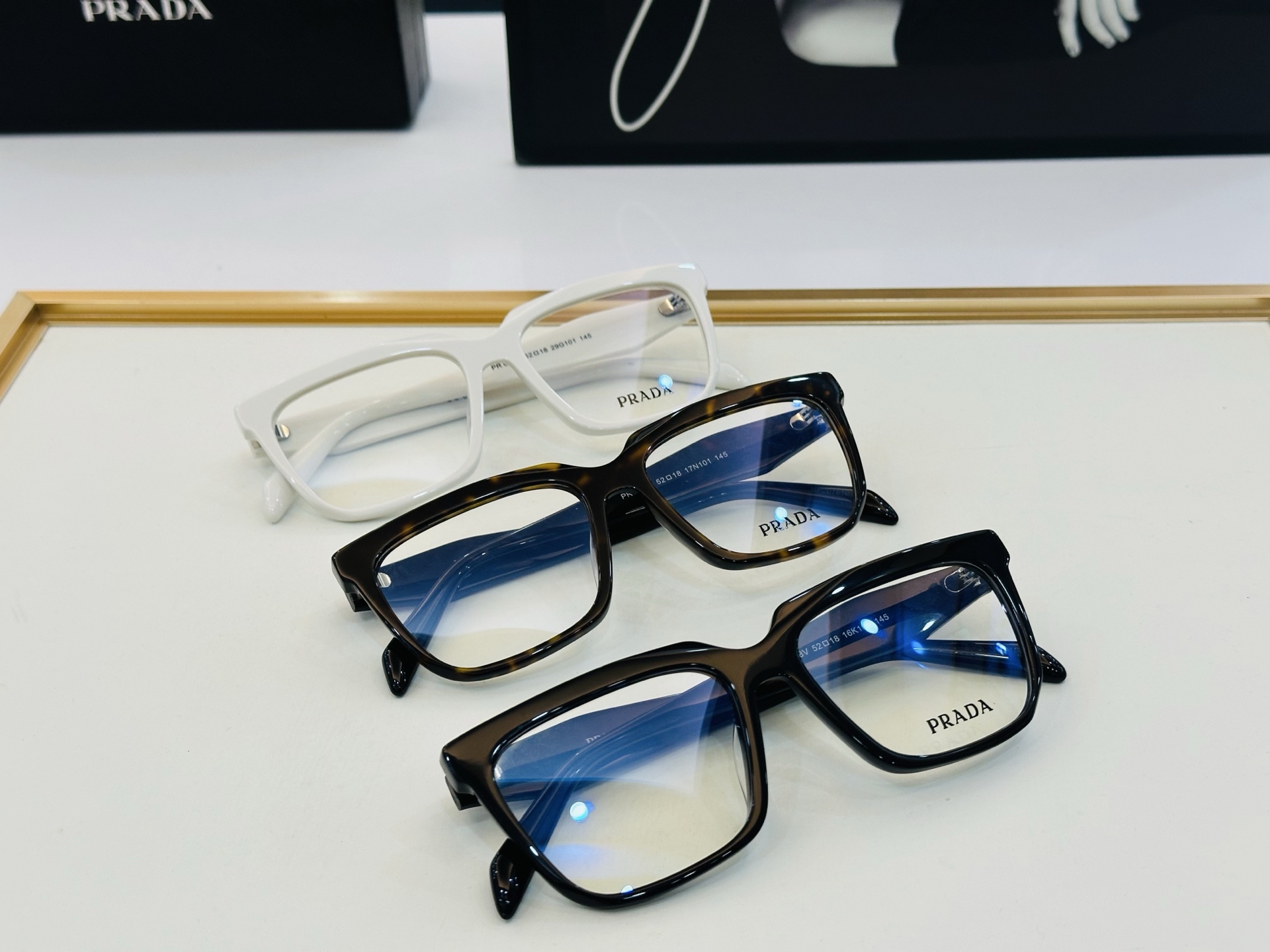 🔺PRAD*🔻普家 PR C08V Size：52口18-145 眼镜系列堪称精湛制作 彰显独特个 一最