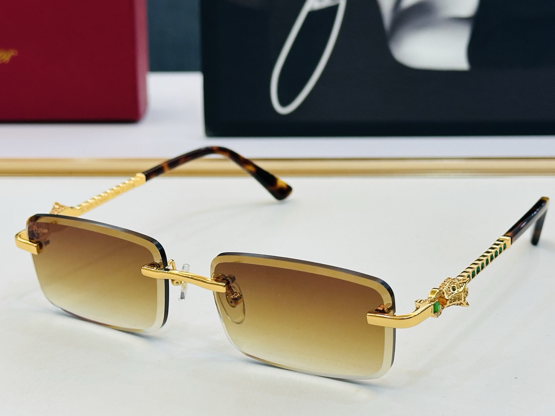 Cartie* 卡家 太阳镜 CT1849 Size：57口17-145 电镀工艺精湛气质十足！D男女同