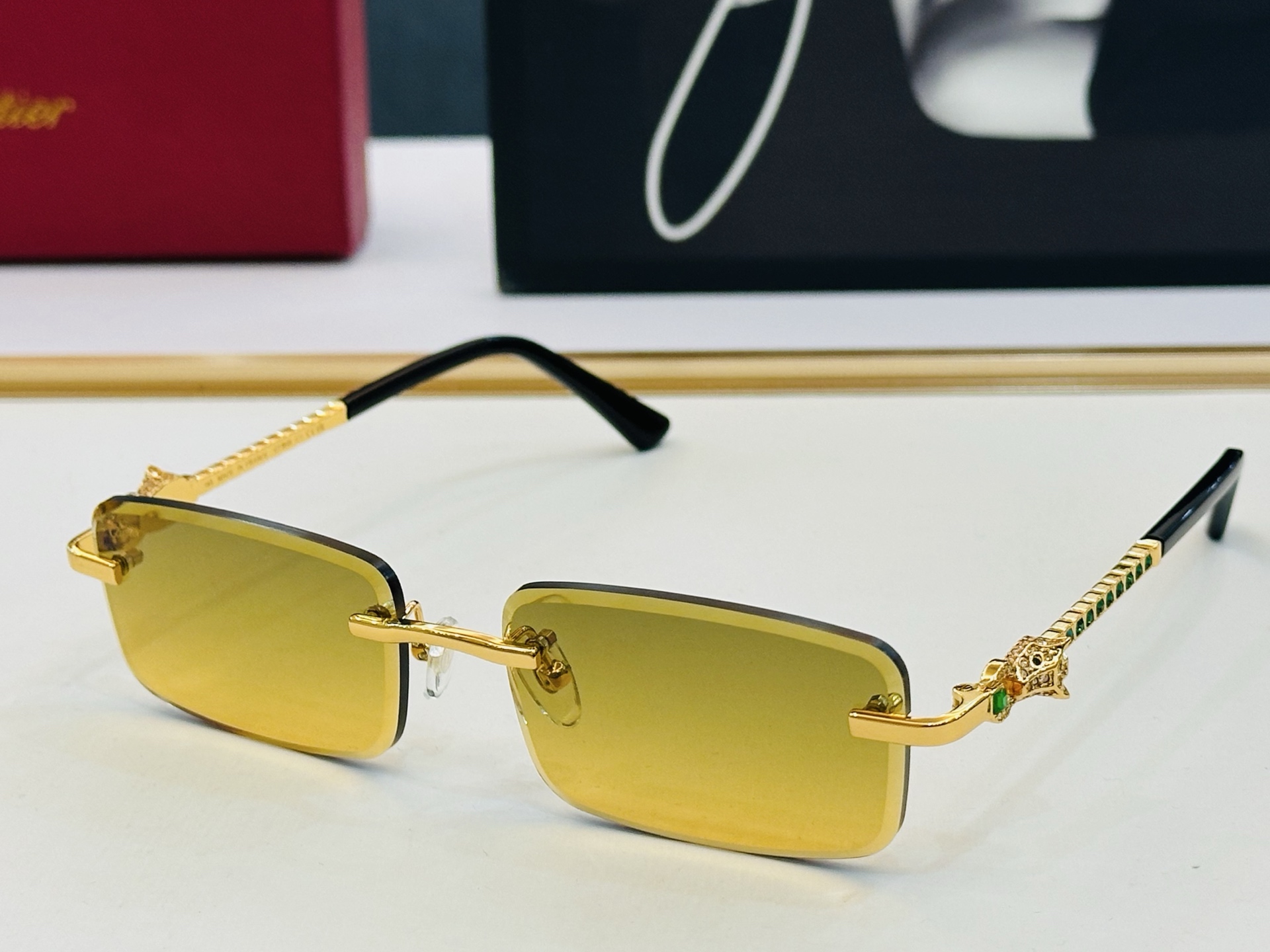 Cartie* 卡家 太阳镜 CT1849 Size：57口17-145 电镀工艺精湛气质十足！D男女同