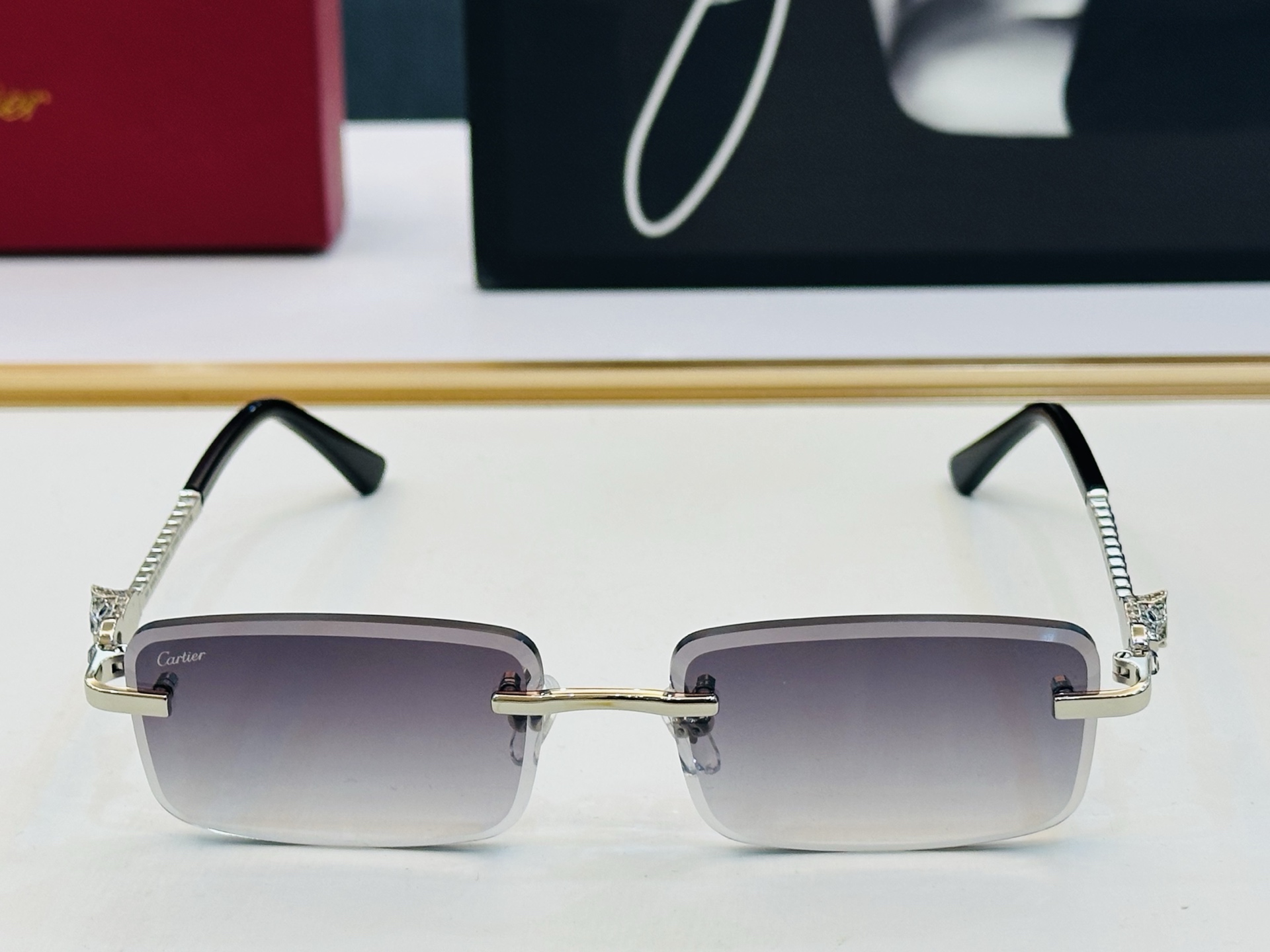 Cartie* 卡家 太阳镜 CT1849 Size：57口17-145 电镀工艺精湛气质十足！D男女同