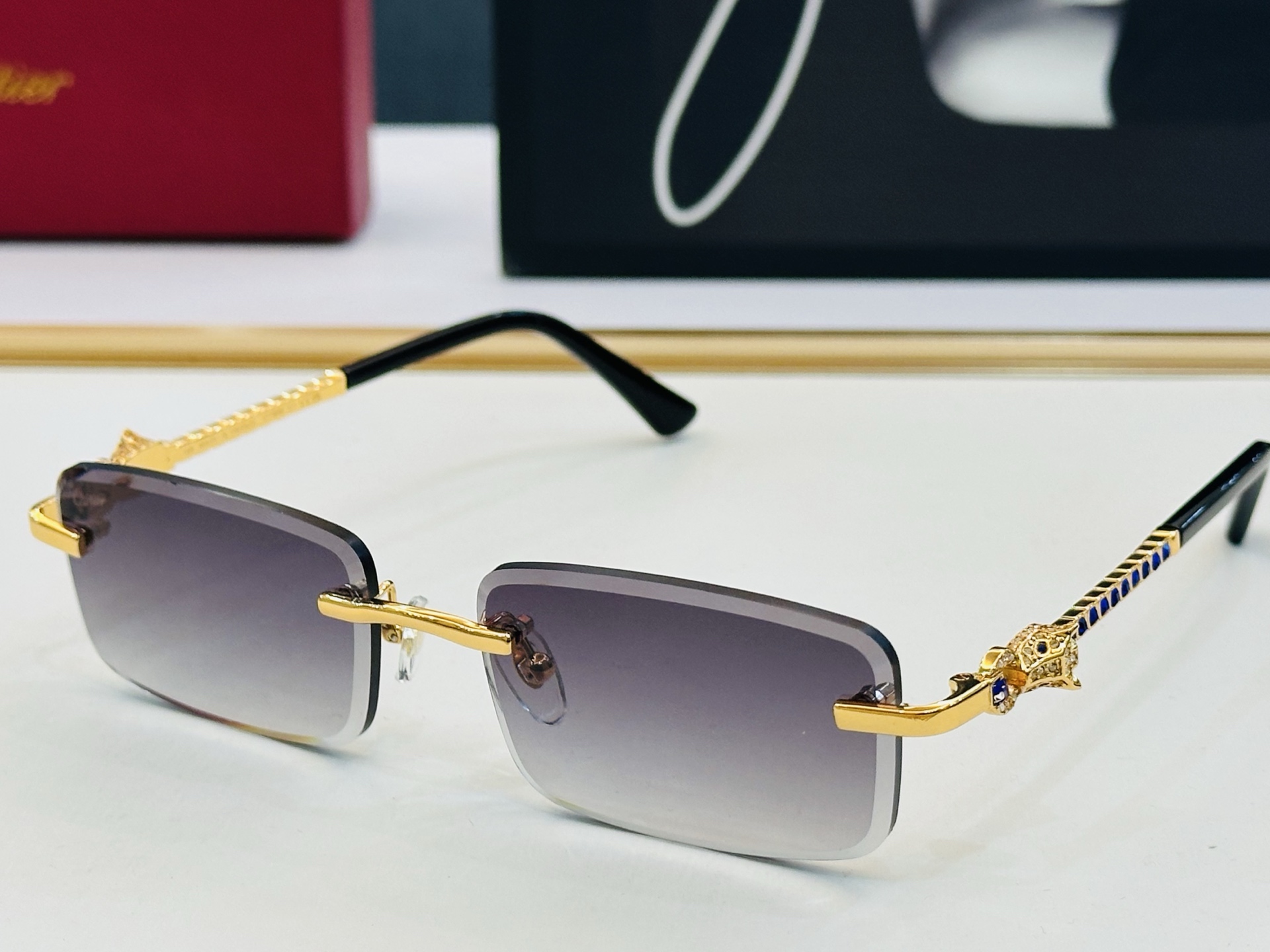 Cartie* 卡家 太阳镜 CT1849 Size：57口17-145 电镀工艺精湛气质十足！D男女同