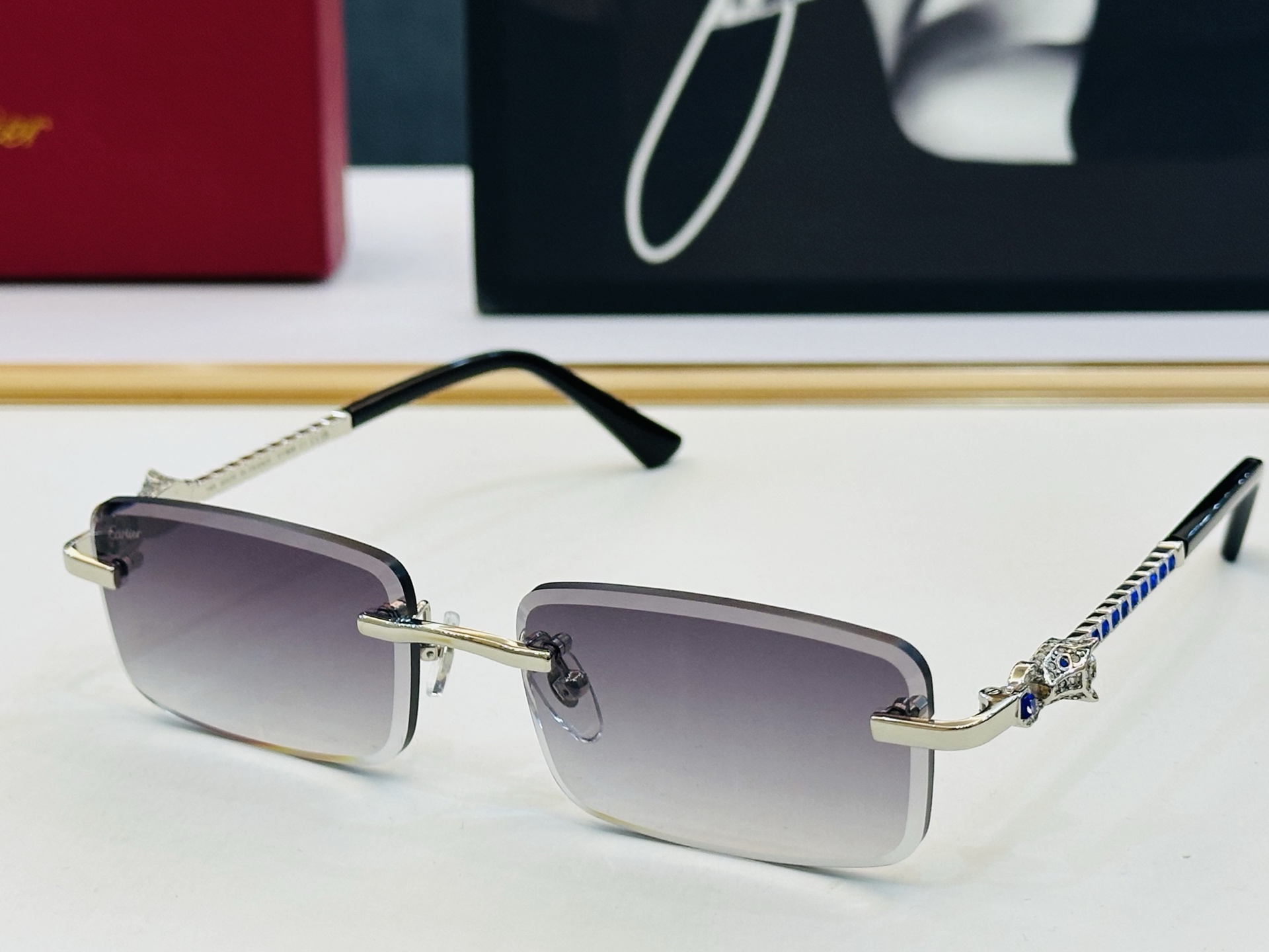 Cartie* 卡家 太阳镜 CT1849 Size：57口17-145 电镀工艺精湛气质十足！D男女同