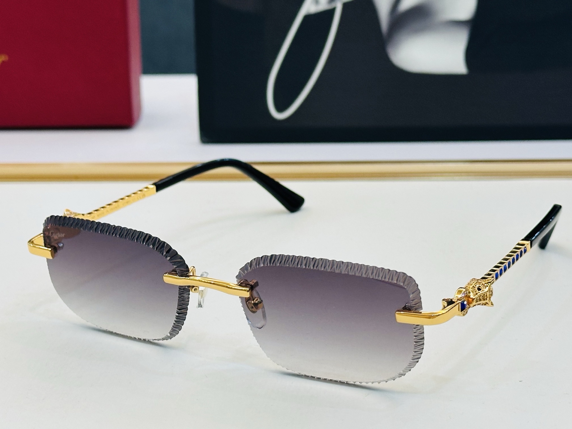 Cartie* 卡家 太阳镜 CT1851 Size：58口17-145 电镀工艺精湛气质十足！D男女同