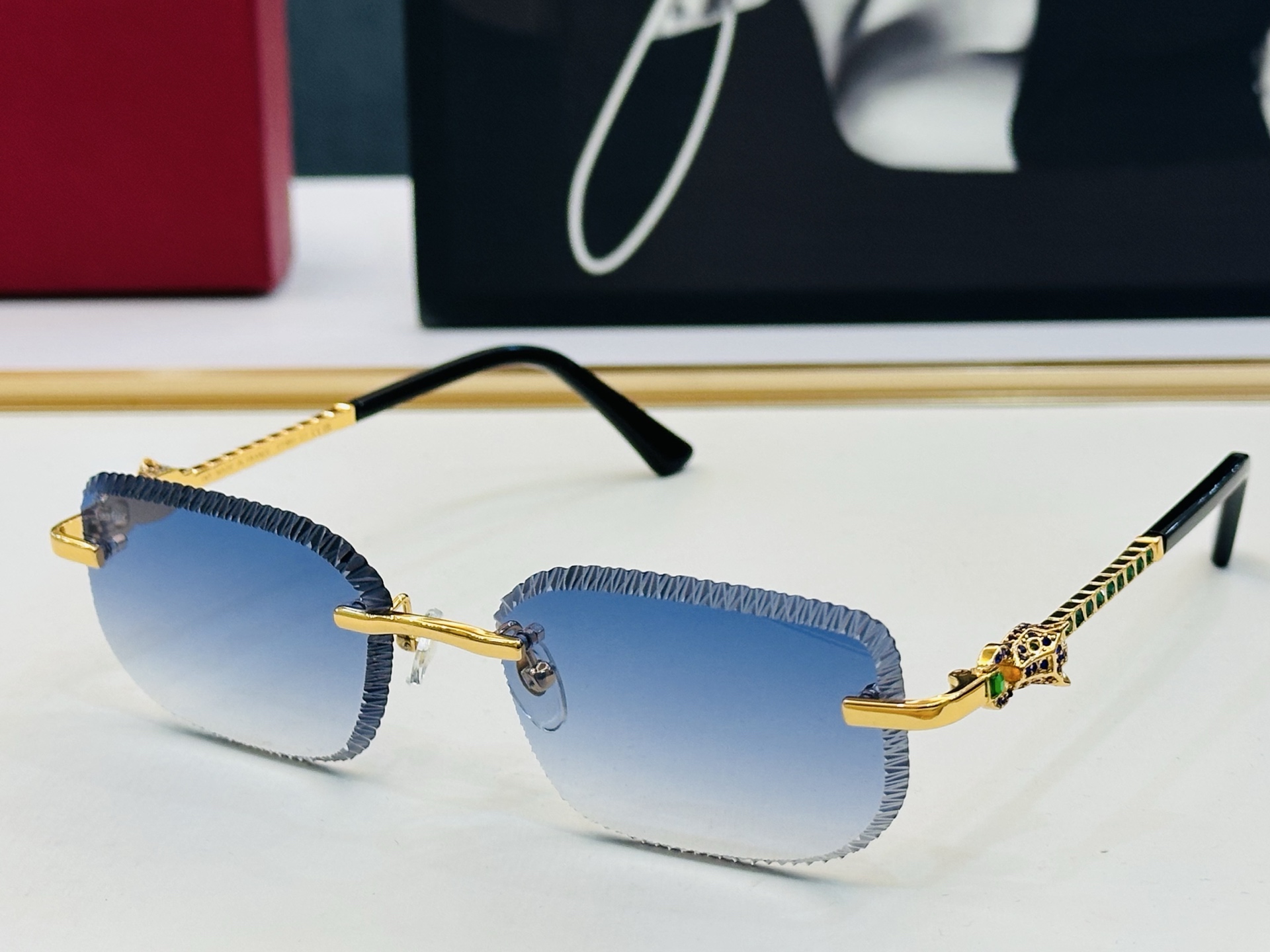 Cartie* 卡家 太阳镜 CT1851 Size：58口17-145 电镀工艺精湛气质十足！D男女同