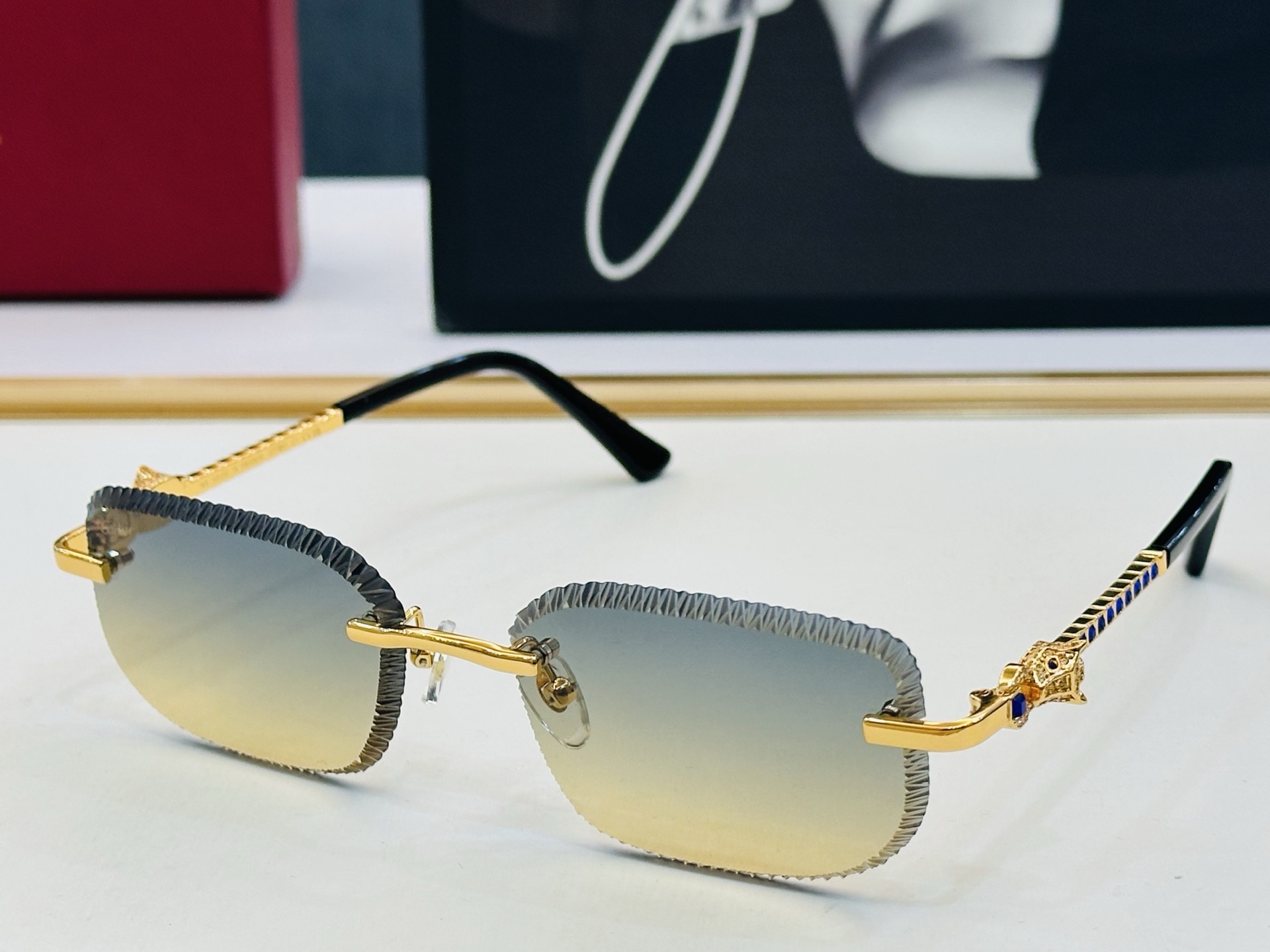 Cartie* 卡家 太阳镜 CT1851 Size：58口17-145 电镀工艺精湛气质十足！D男女同