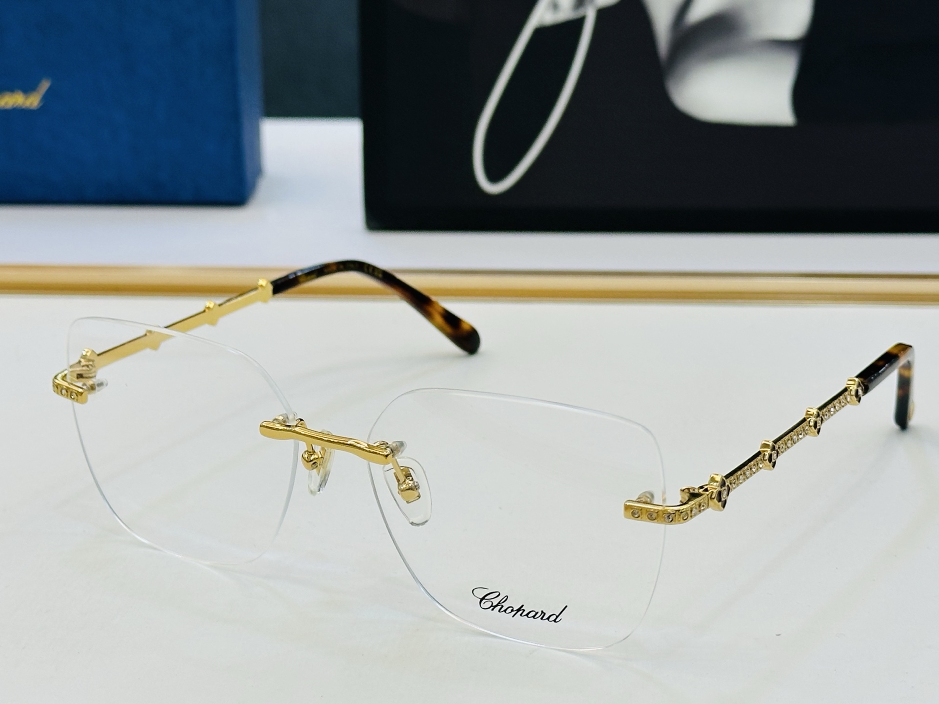 原版 ChoPard肖邦 MODEL: SCHG954 Size：59口16-146 以现代时尚的设计风