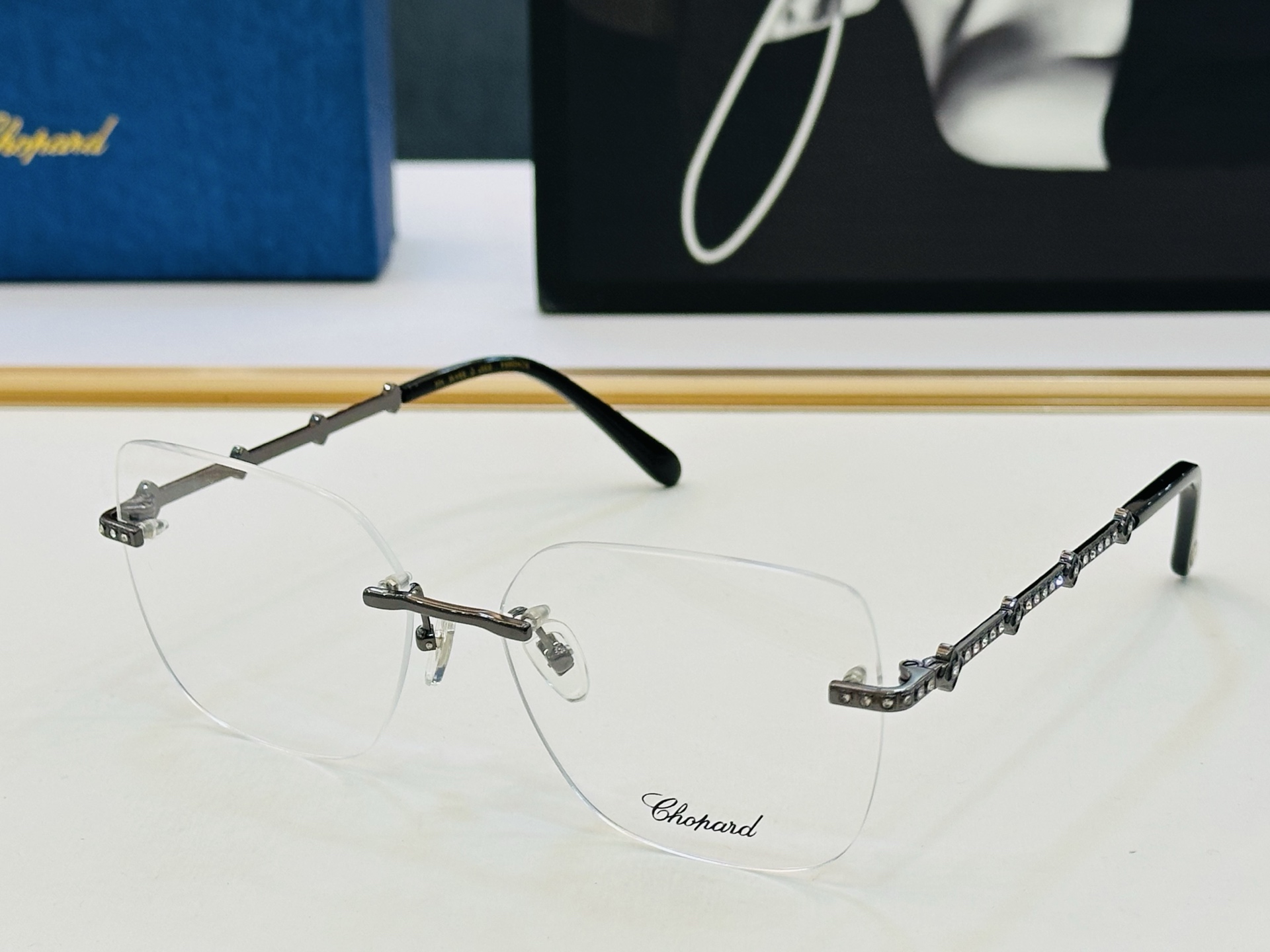 原版 ChoPard肖邦 MODEL: SCHG954 Size：59口16-146 以现代时尚的设计风