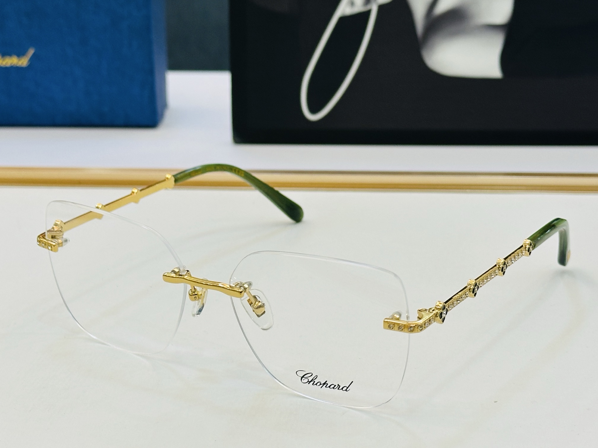 原版 ChoPard肖邦 MODEL: SCHG954 Size：59口16-146 以现代时尚的设计风