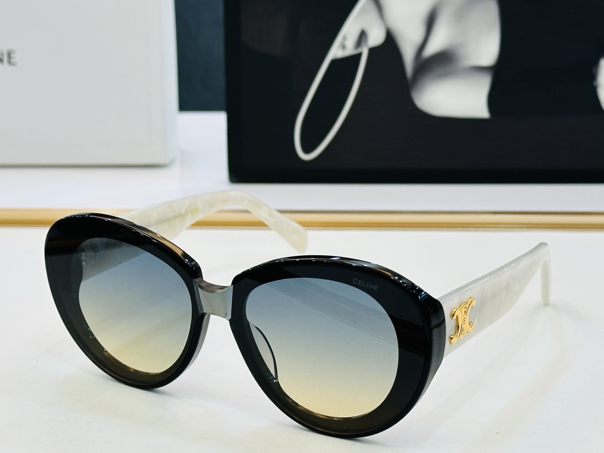 【CELINE】赛琳 CL1740LU Size：53口19-145 一直热销的款式 欧美风 光泽度好 