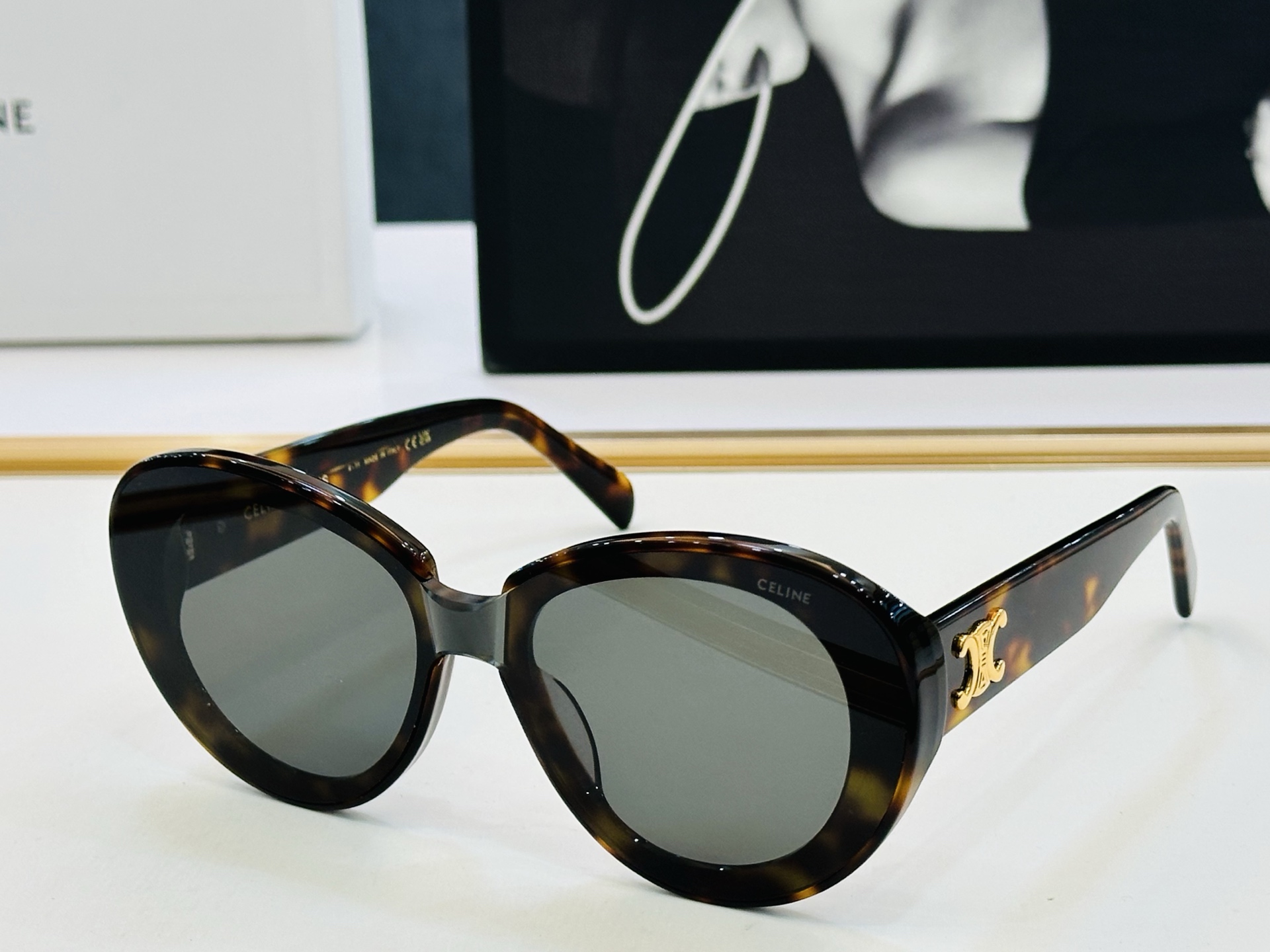 【CELINE】赛琳 CL1740LU Size：53口19-145 一直热销的款式 欧美风 光泽度好 