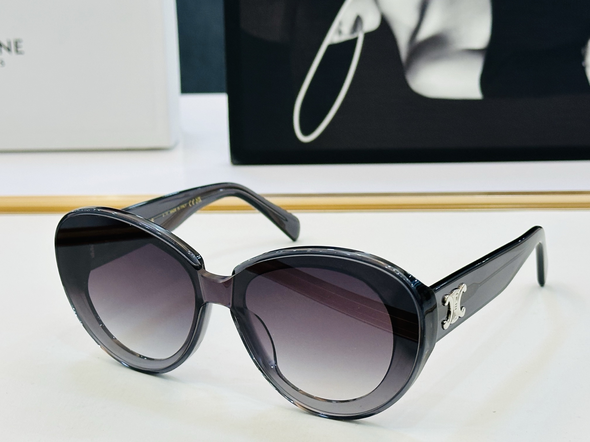 【CELINE】赛琳 CL1740LU Size：53口19-145 一直热销的款式 欧美风 光泽度好 