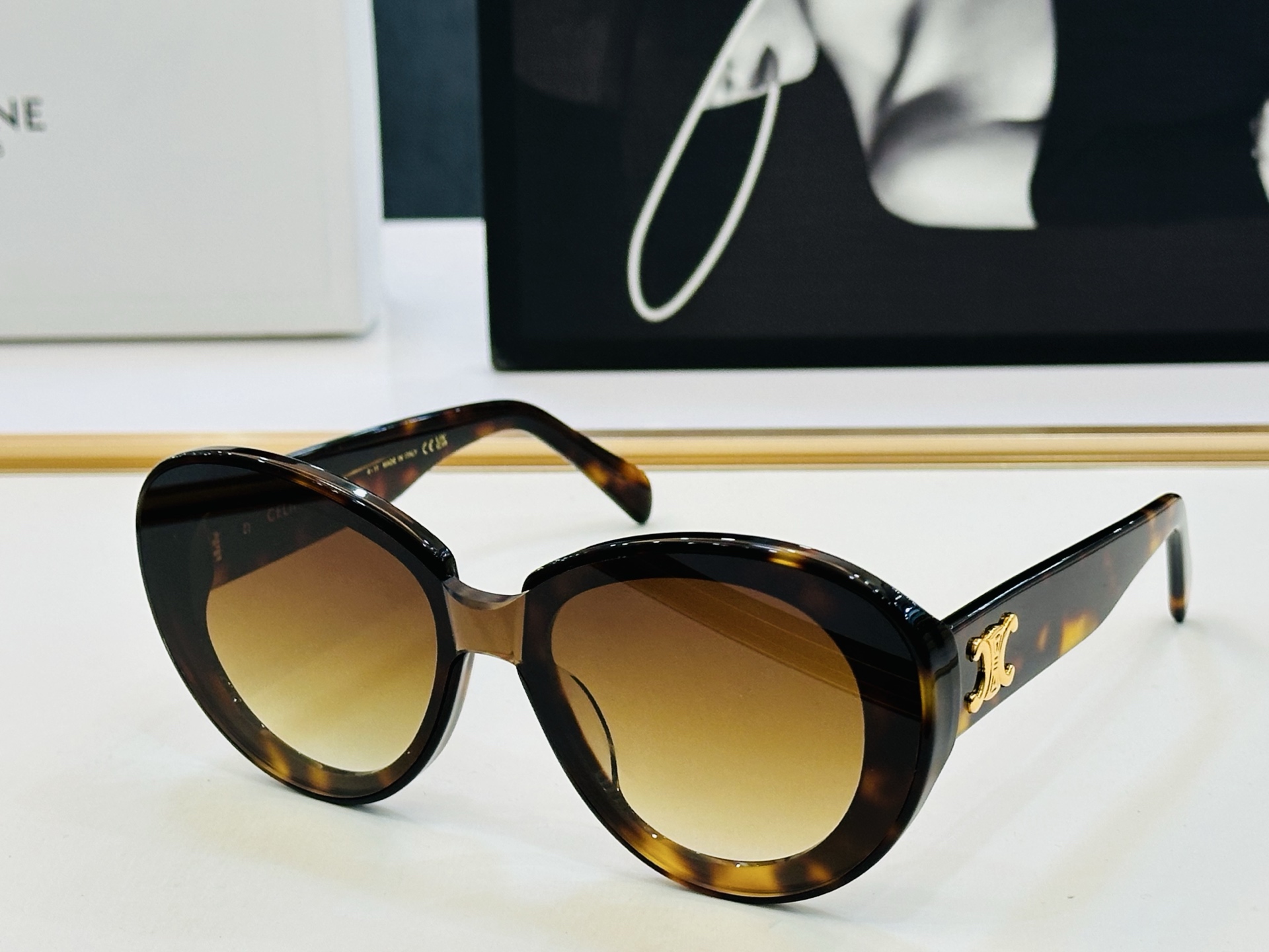 【CELINE】赛琳 CL1740LU Size：53口19-145 一直热销的款式 欧美风 光泽度好 