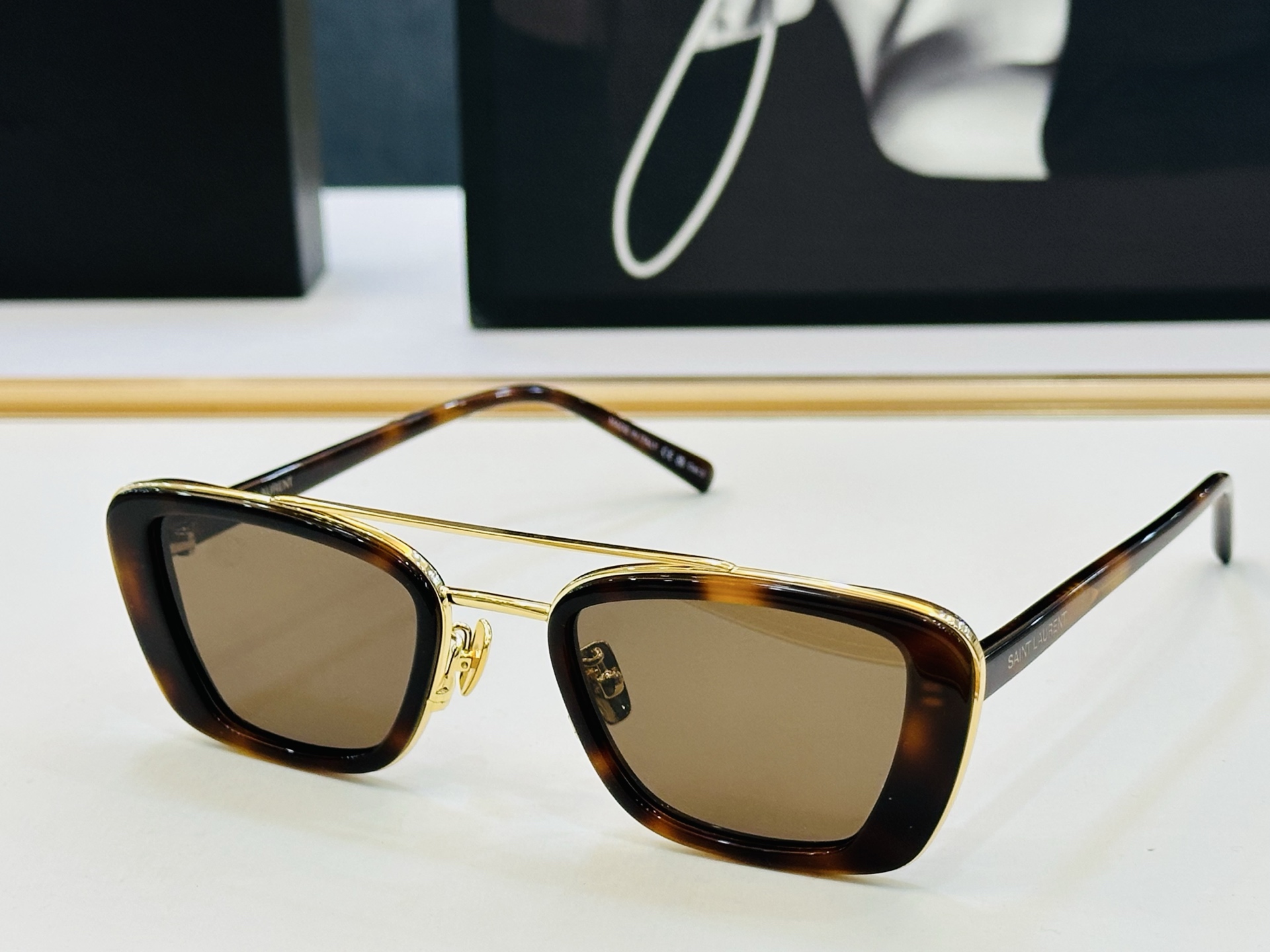 网红爆款 圣罗兰💫SL825 💫Size：50口22-145 板材框设计 💎❤️CC 俏皮甜美质感超好 