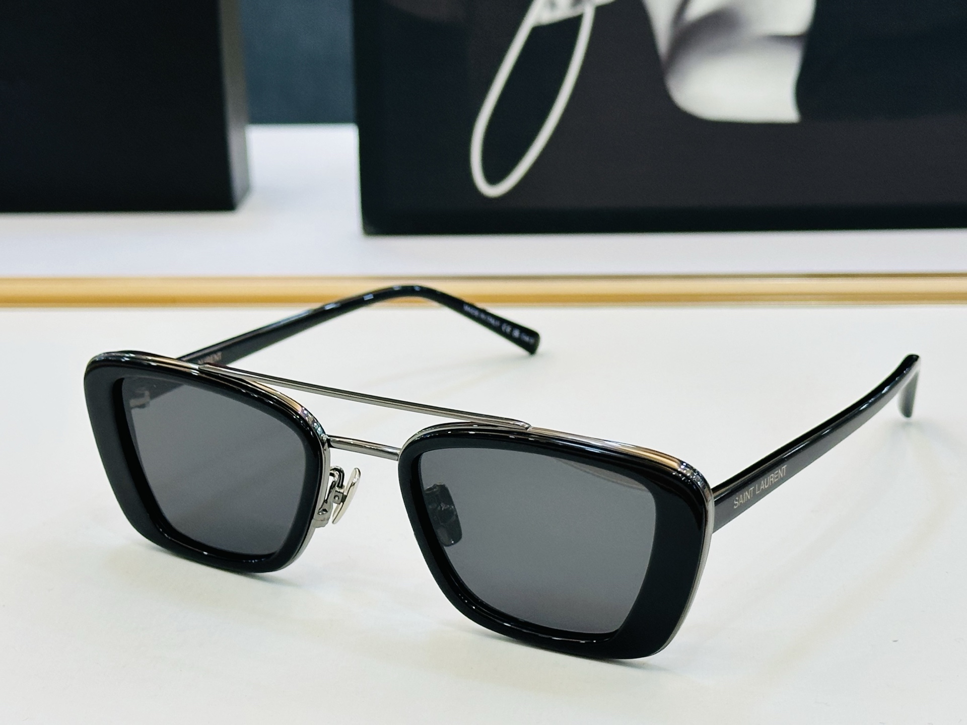 网红爆款 圣罗兰💫SL825 💫Size：50口22-145 板材框设计 💎❤️CC 俏皮甜美质感超好 