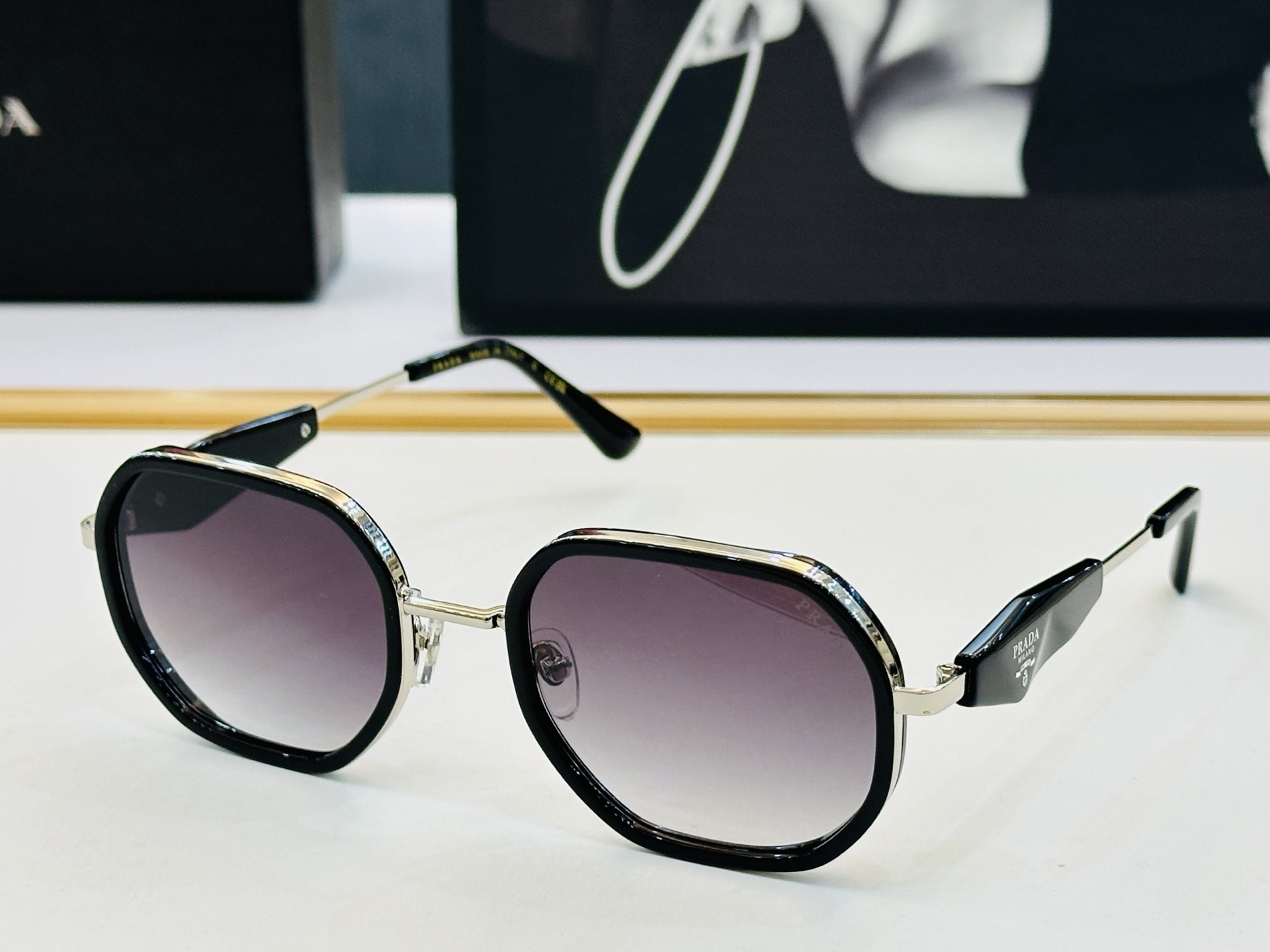 🔺PRAD*🔻普家 PR213VS Size：54口22-145 眼镜系列堪称精湛制作 彰显独特个性 J