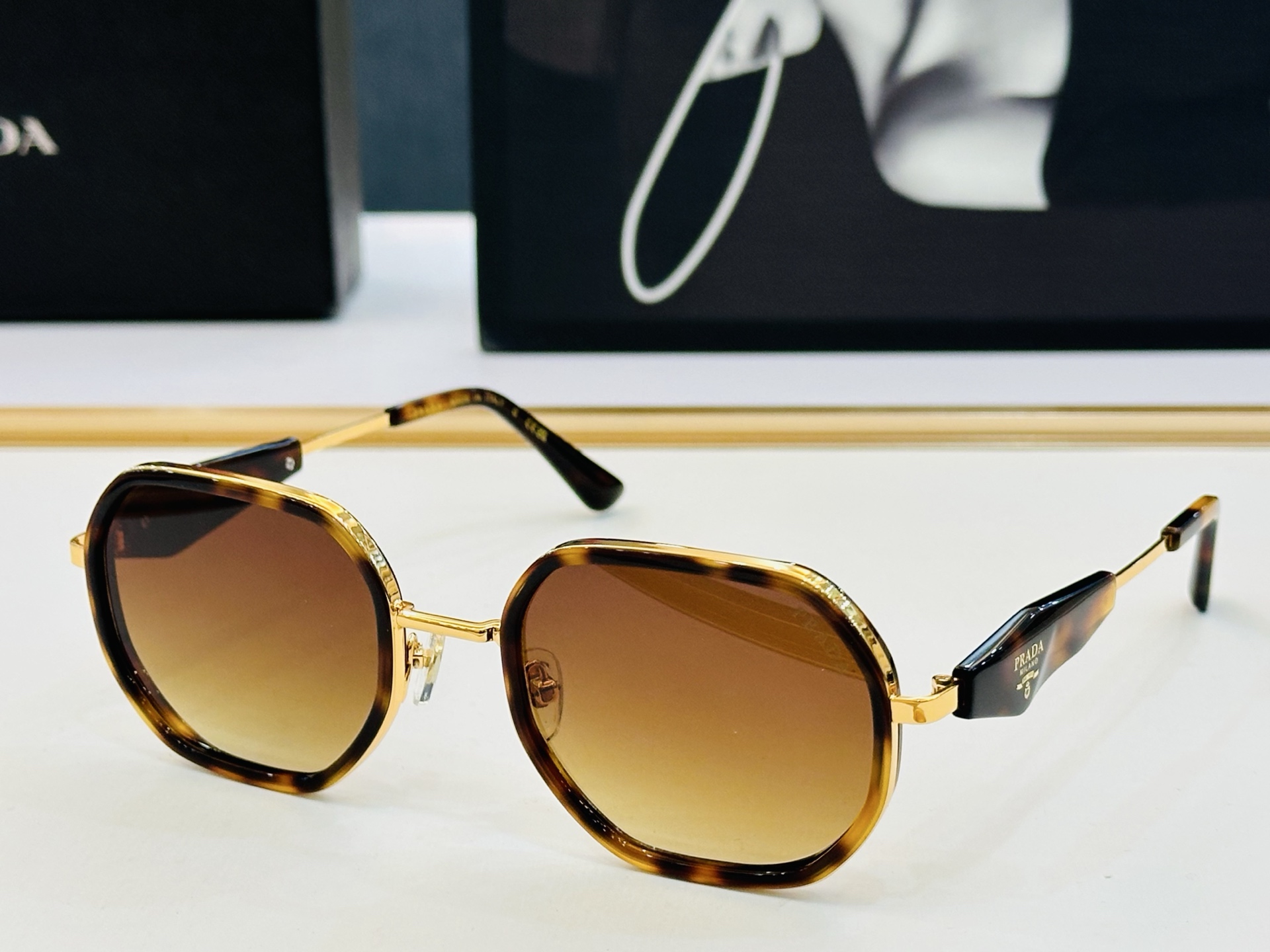 🔺PRAD*🔻普家 PR213VS Size：54口22-145 眼镜系列堪称精湛制作 彰显独特个性 J