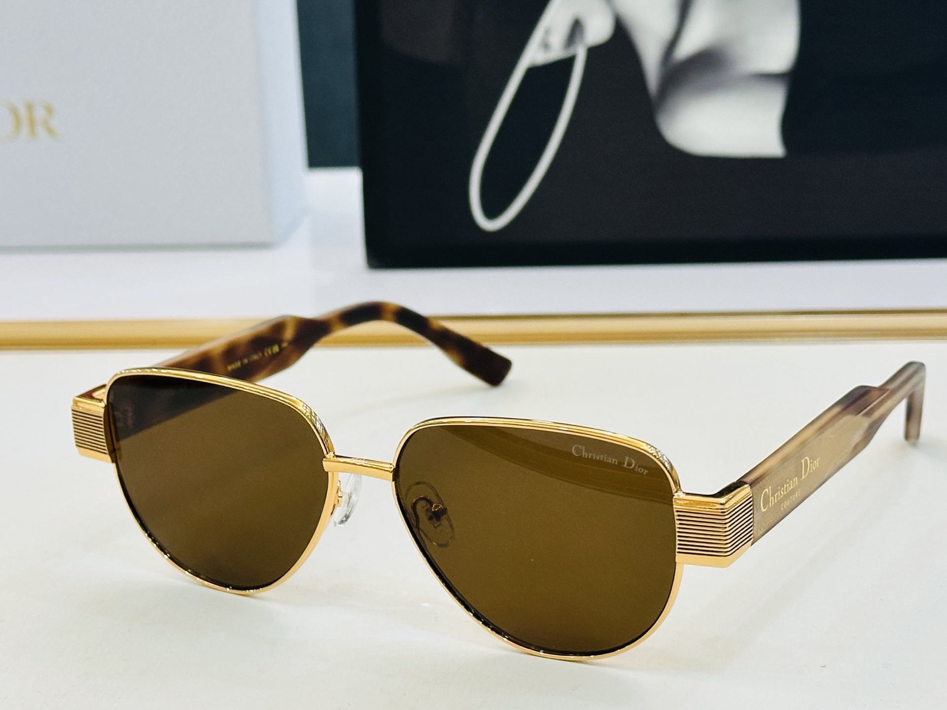 🔻🔻🔻DIO* 迪家 55UCR Size：57口14-145 春夏款墨镜 😎🔆🔥🔥搭配镜腿精致 X官网