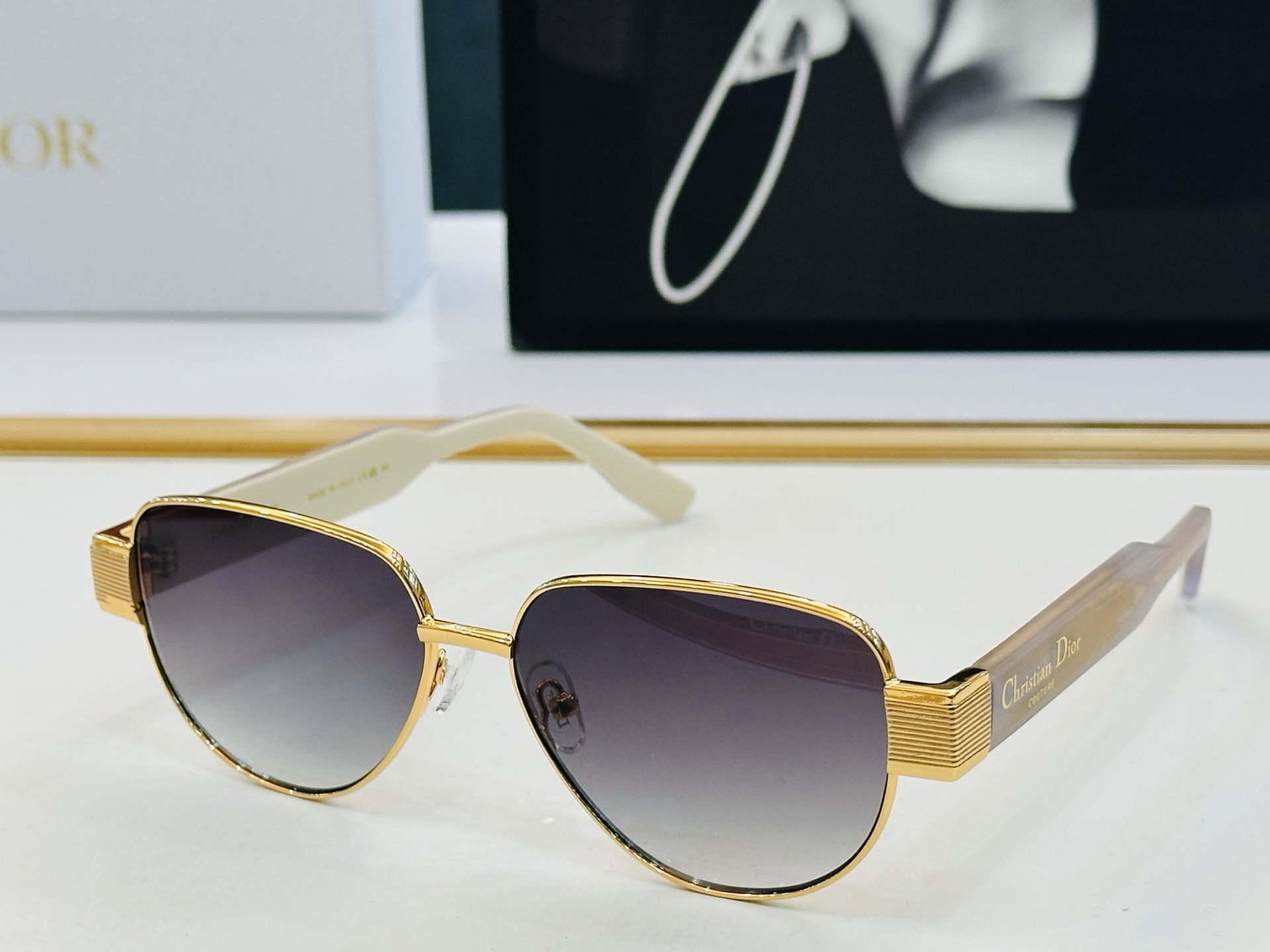 🔻🔻🔻DIO* 迪家 55UCR Size：57口14-145 春夏款墨镜 😎🔆🔥🔥搭配镜腿精致 X官网