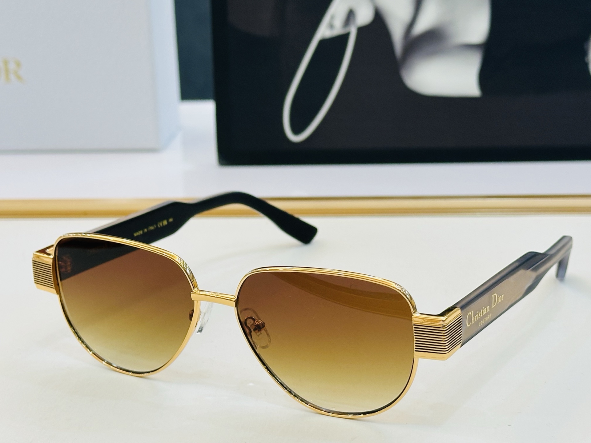 🔻🔻🔻DIO* 迪家 55UCR Size：57口14-145 春夏款墨镜 😎🔆🔥🔥搭配镜腿精致 X官网