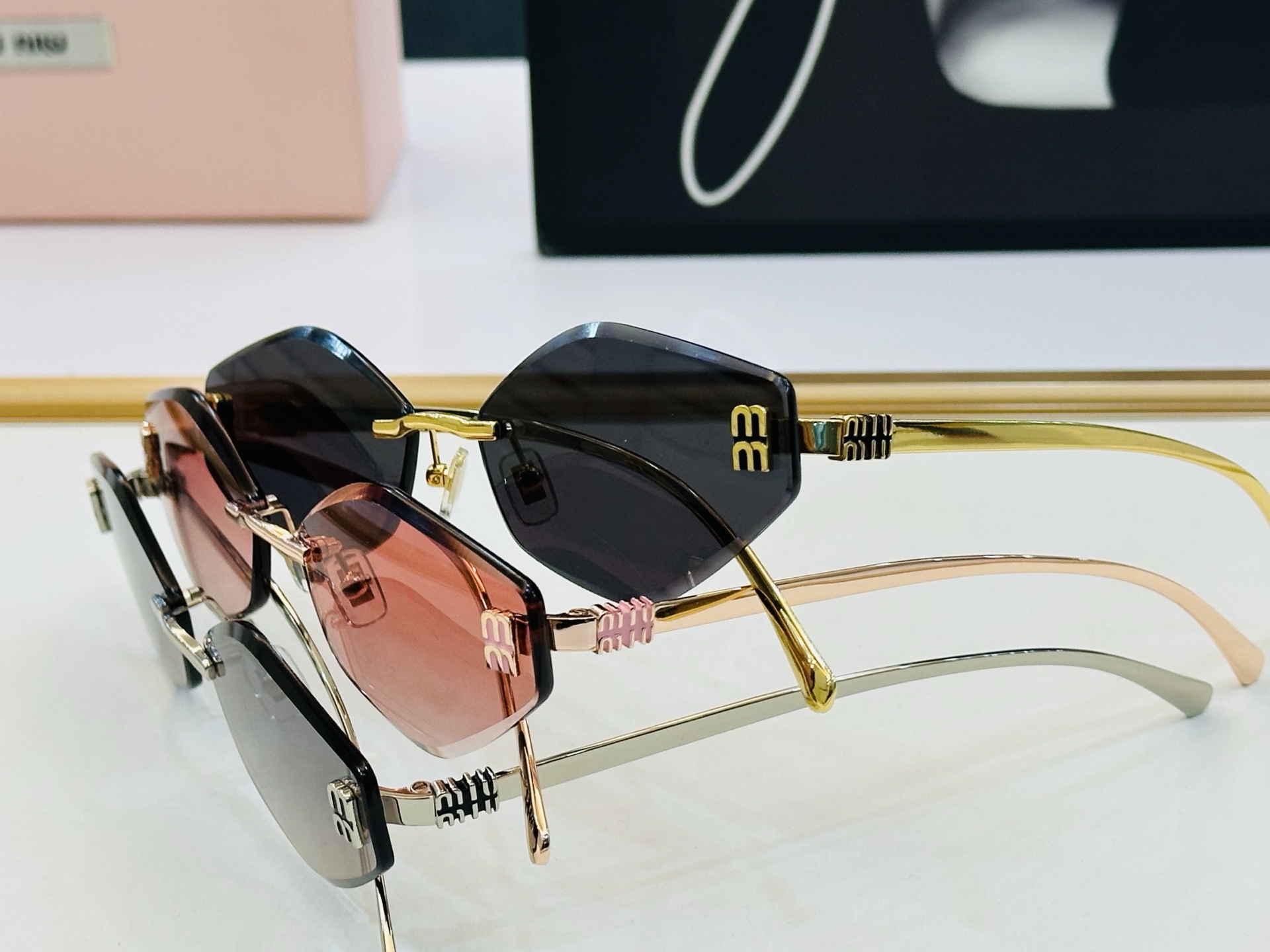 🆕 谬家 MU1897L Size：62口17-145 🌺🌺 [玫瑰][闪电] 时尚靓丽 得意][得意]